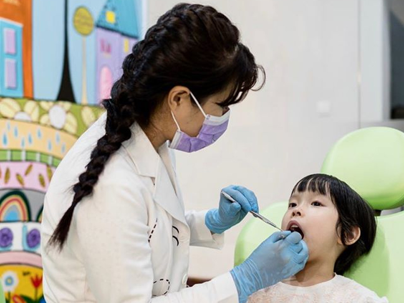 Lần đầu bé gặp nha sĩ - Những điều cần lưu ý