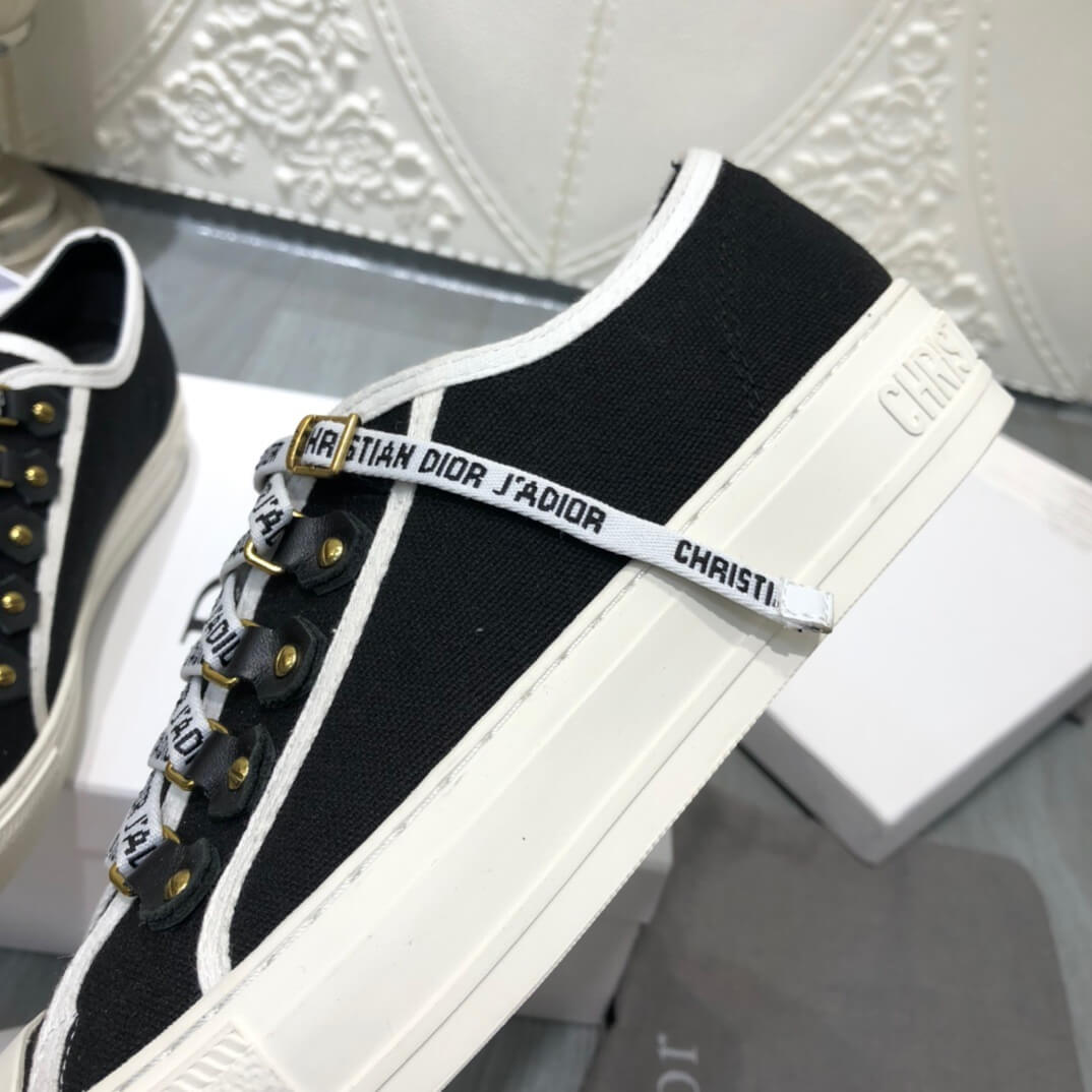 CD Sneakers