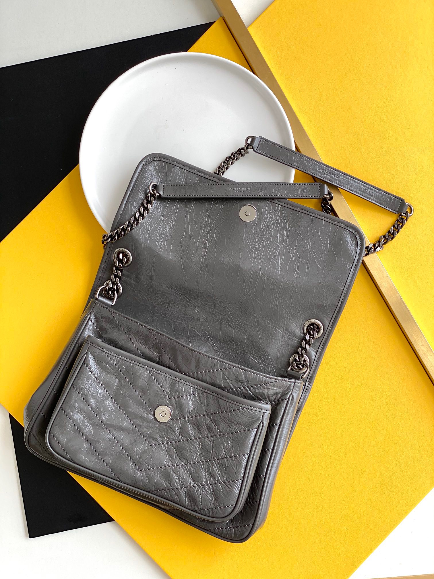 YSL Niki 28