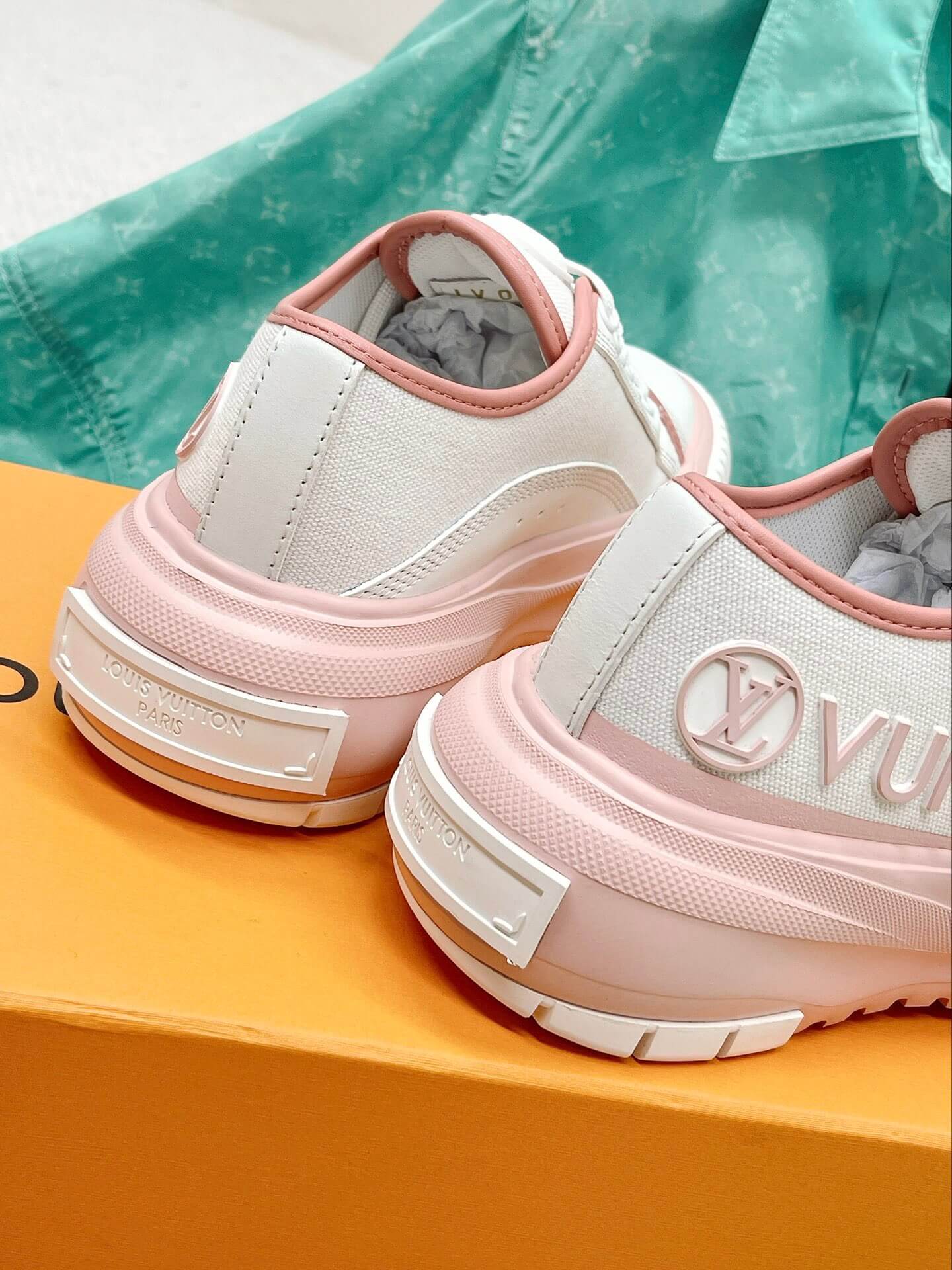 LOUIV Sneakers