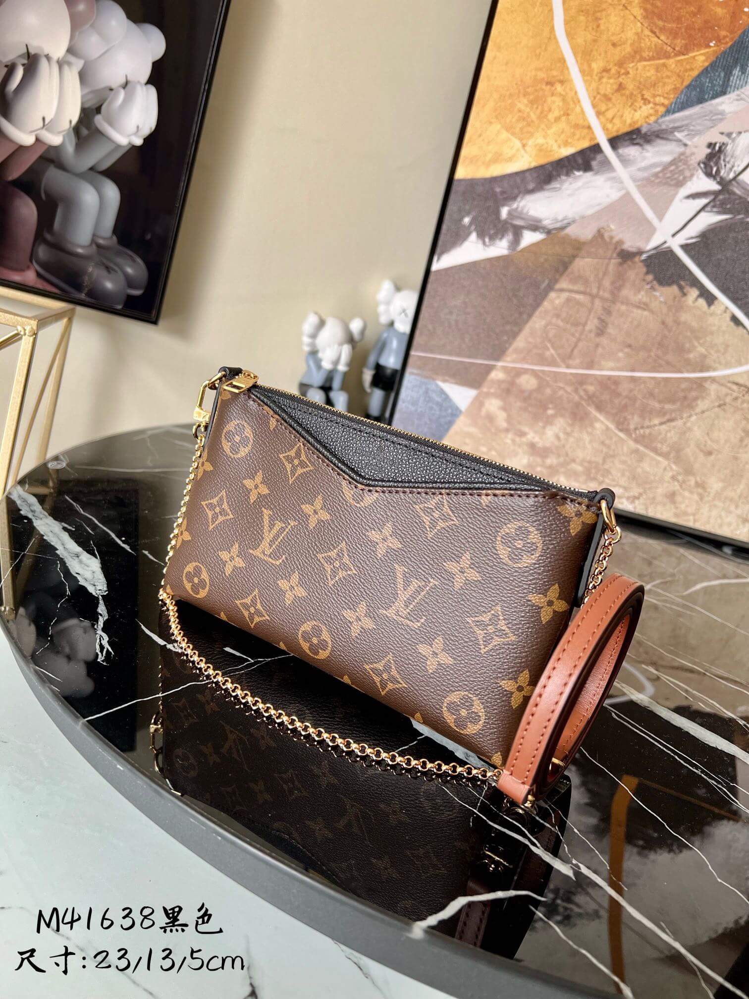 LOUIV Pallas Clutch