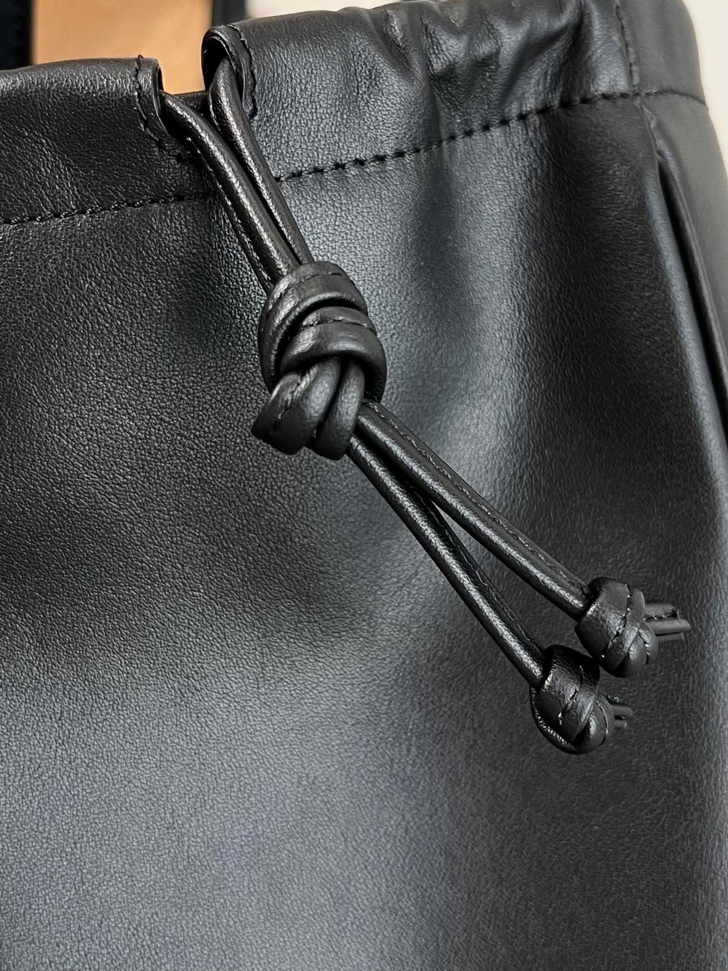 CEL Cabas Triomphe Cuir Tote