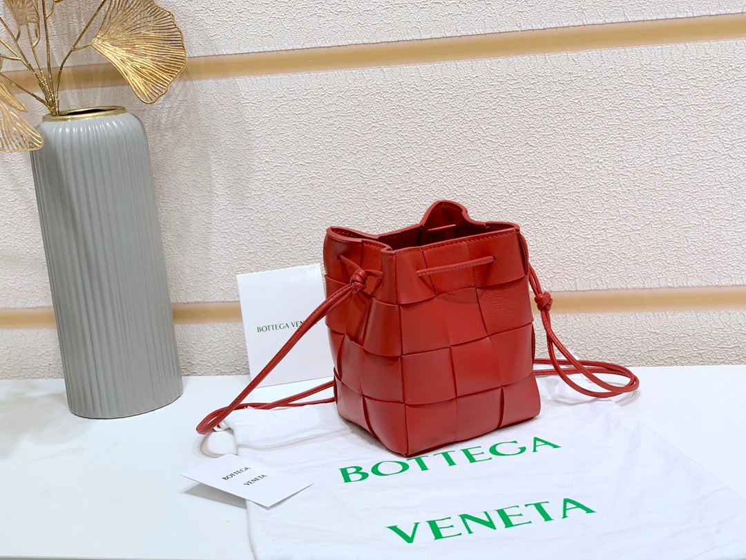 BV Bucket Bag