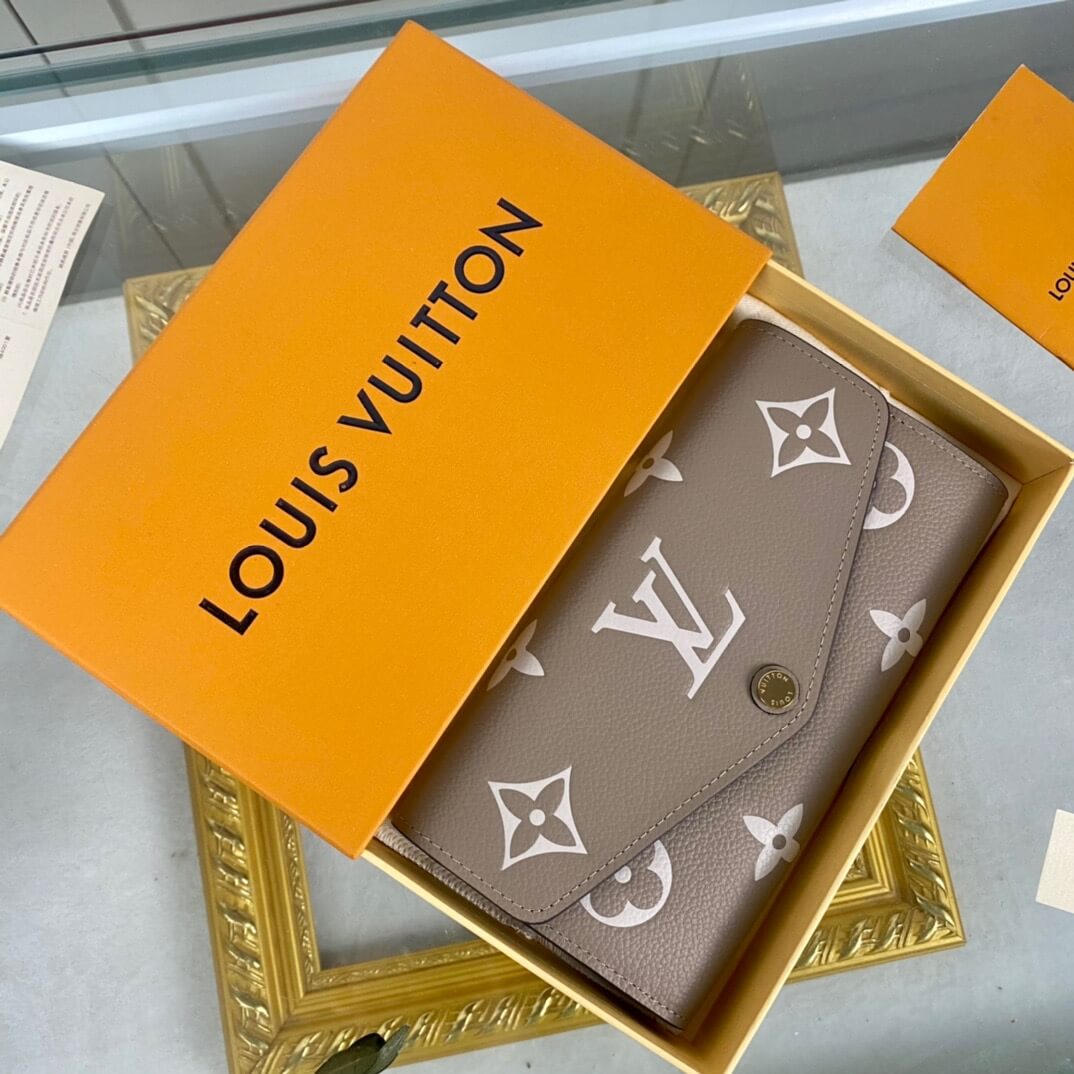 LOUIV Wallets M81049