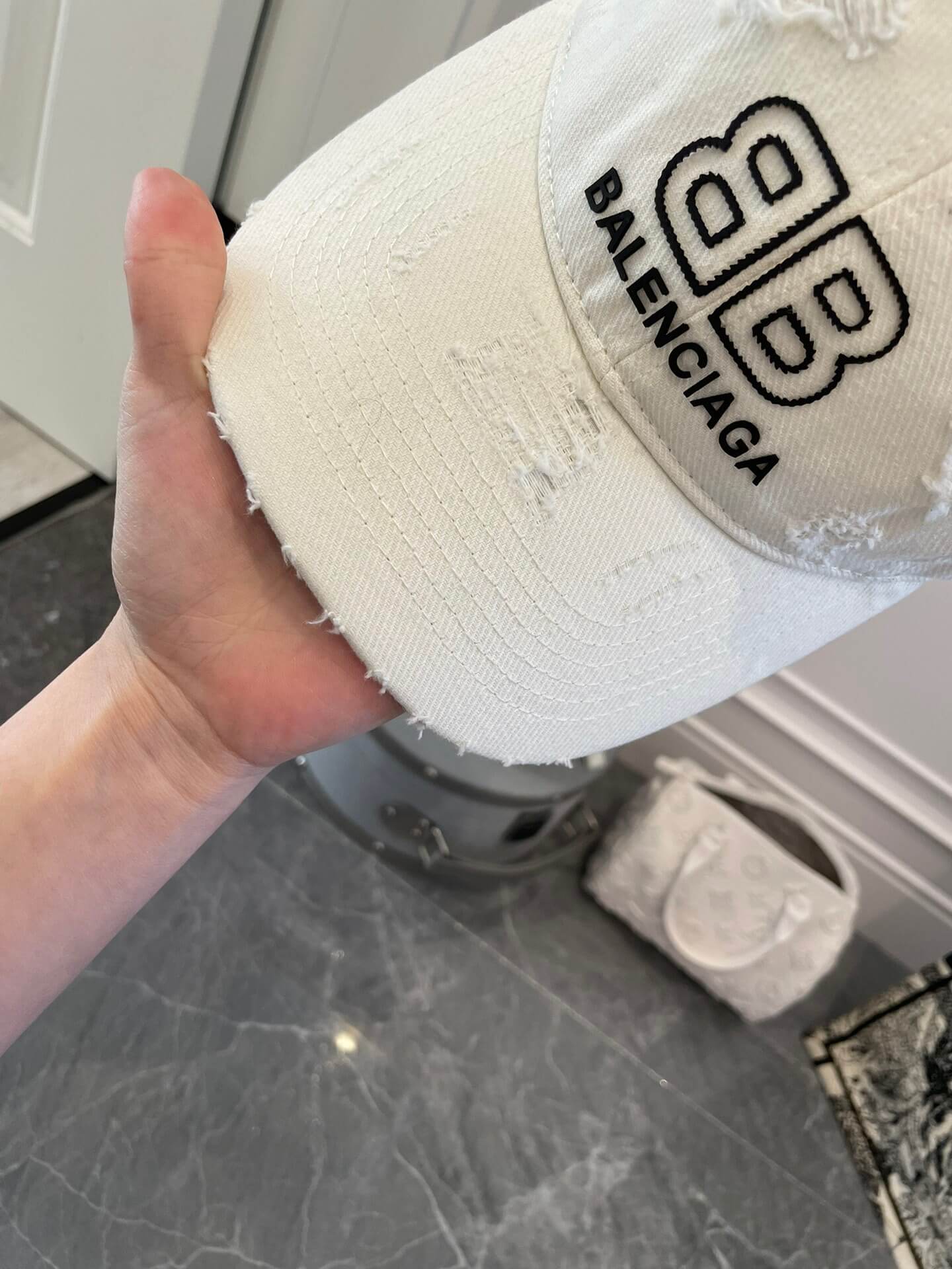 Caps