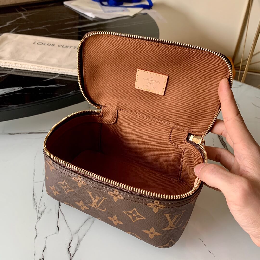 LOUIV Pouch