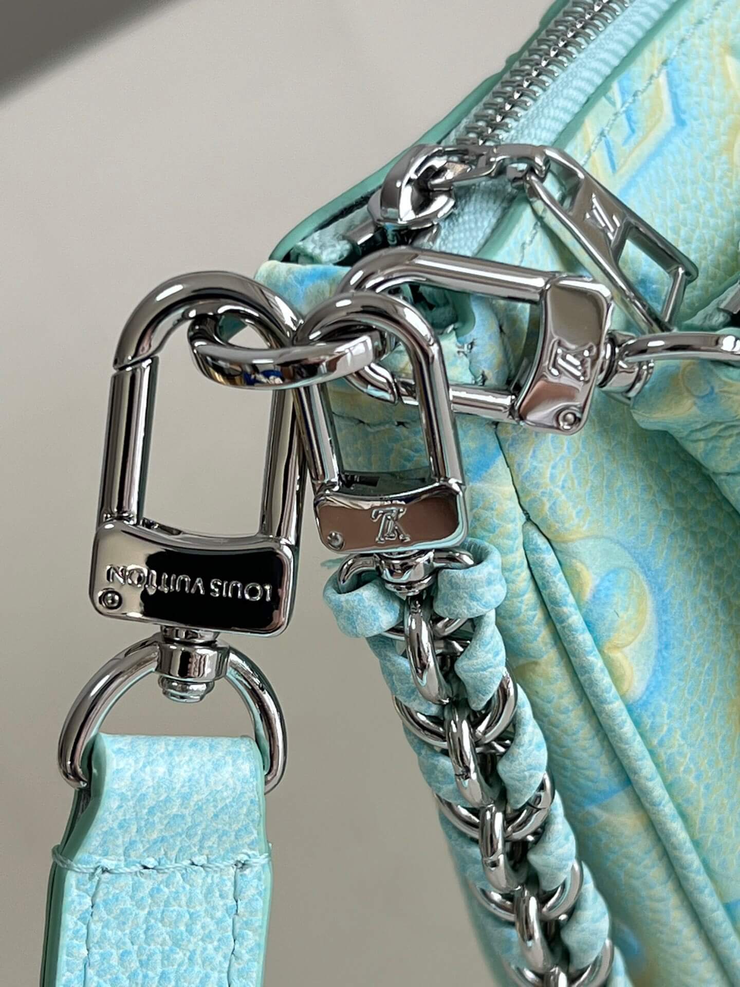 LOUIV Multi Pochette