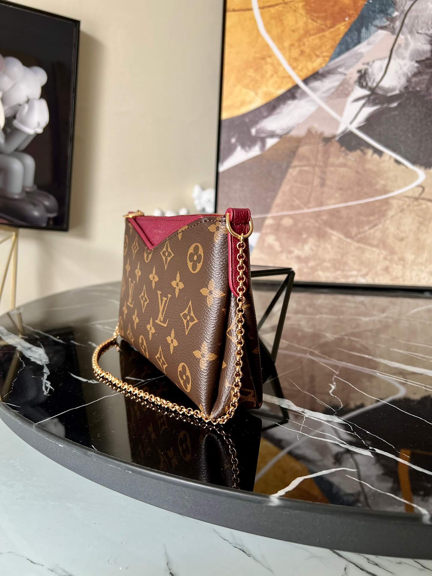 LOUIV Pallas Clutch