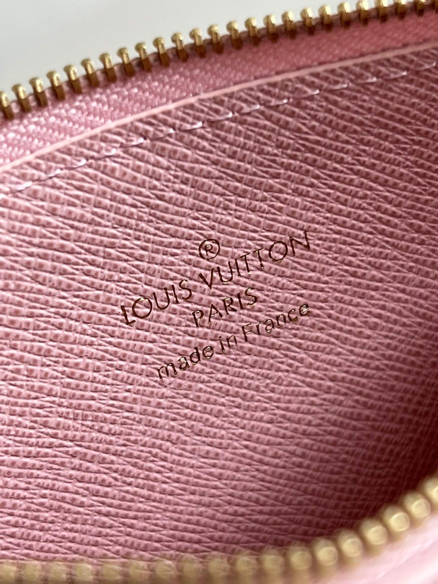 LOUIV Slim Purse
