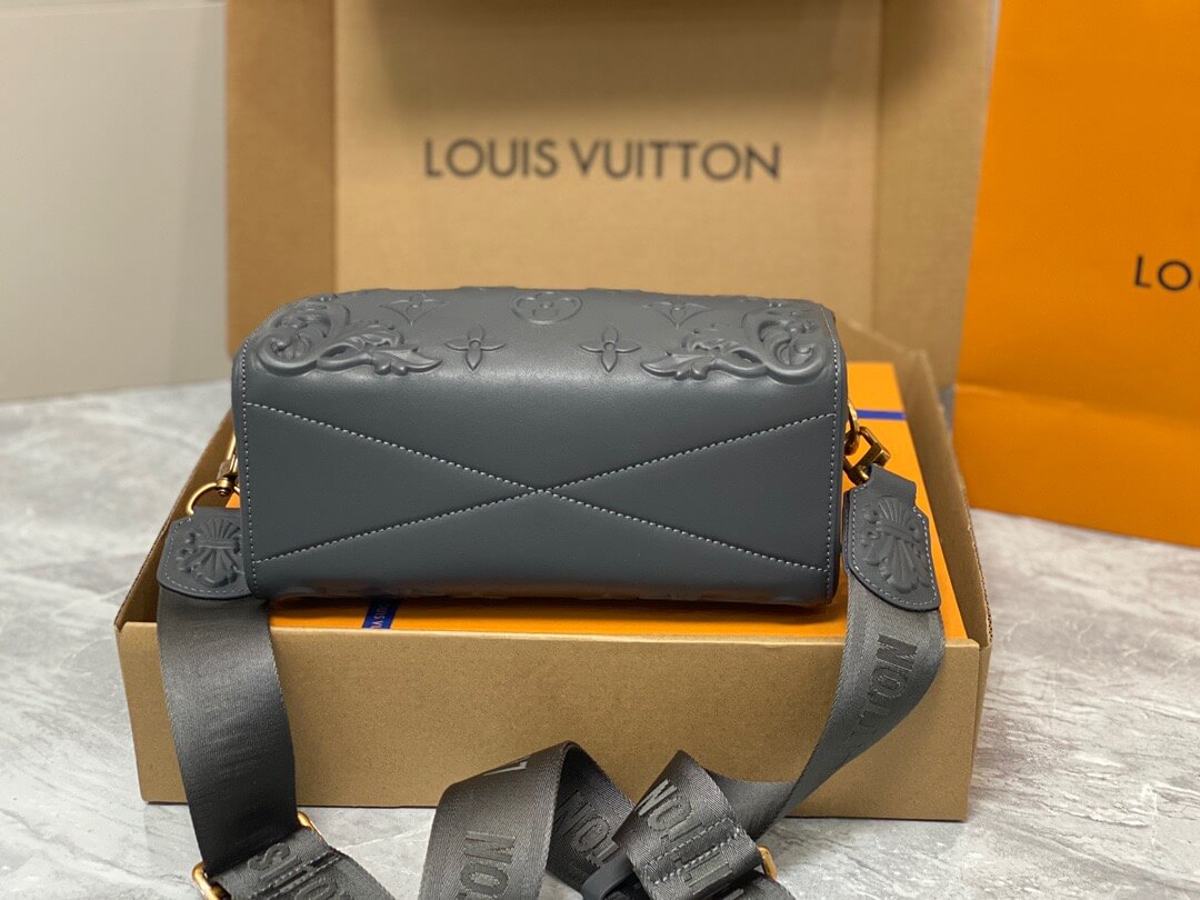 LOUIV City Keepall