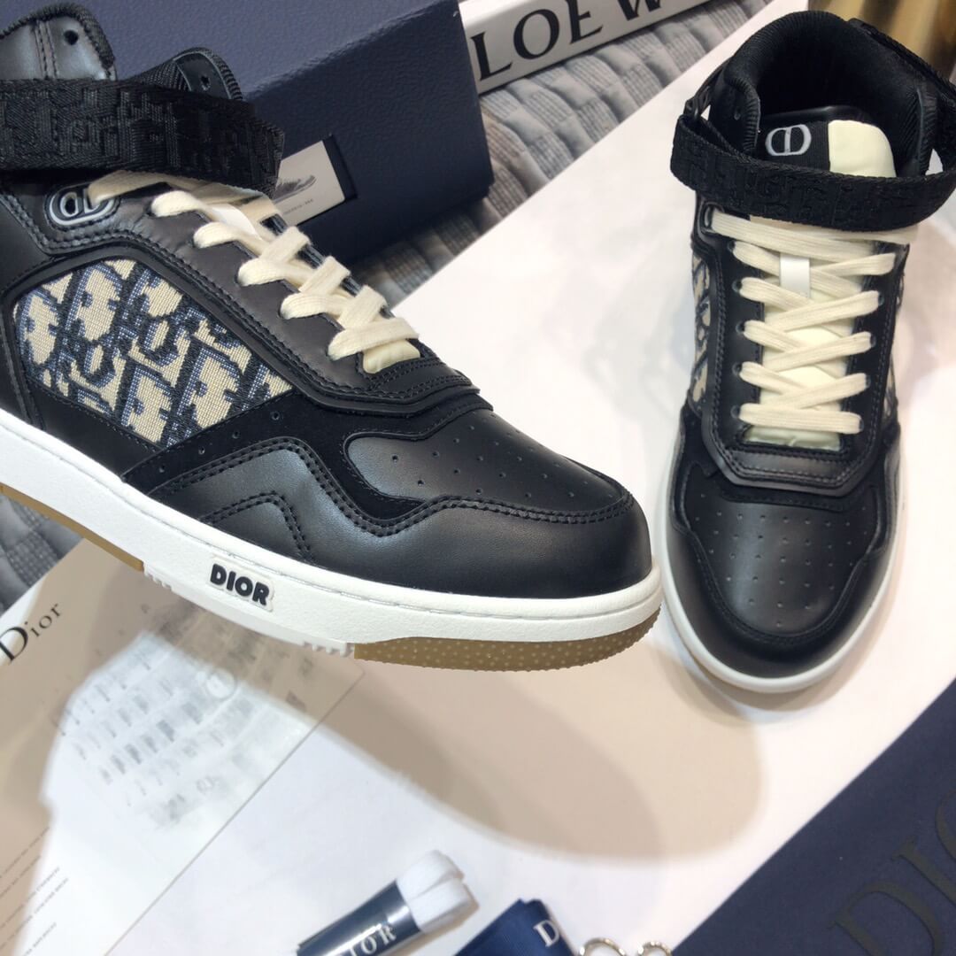 CD Sneakers