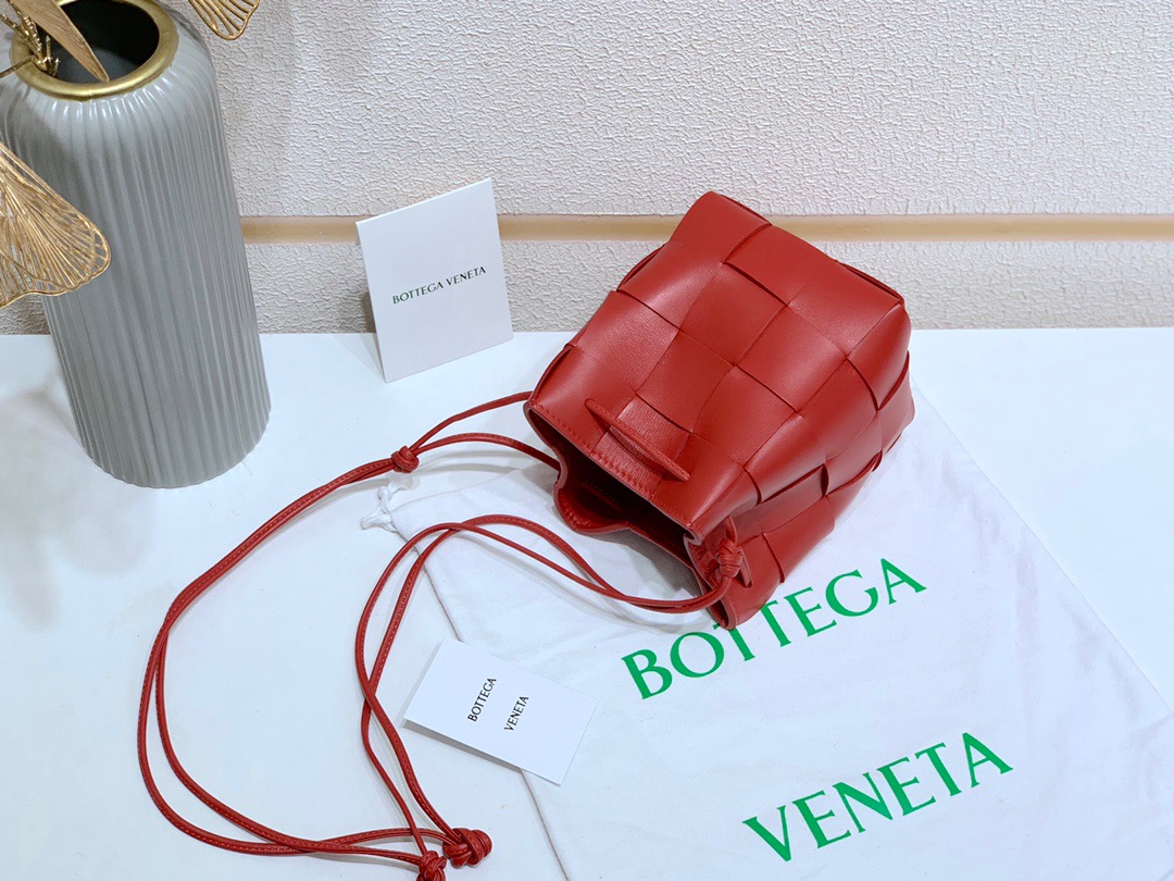 BV Bucket Bag