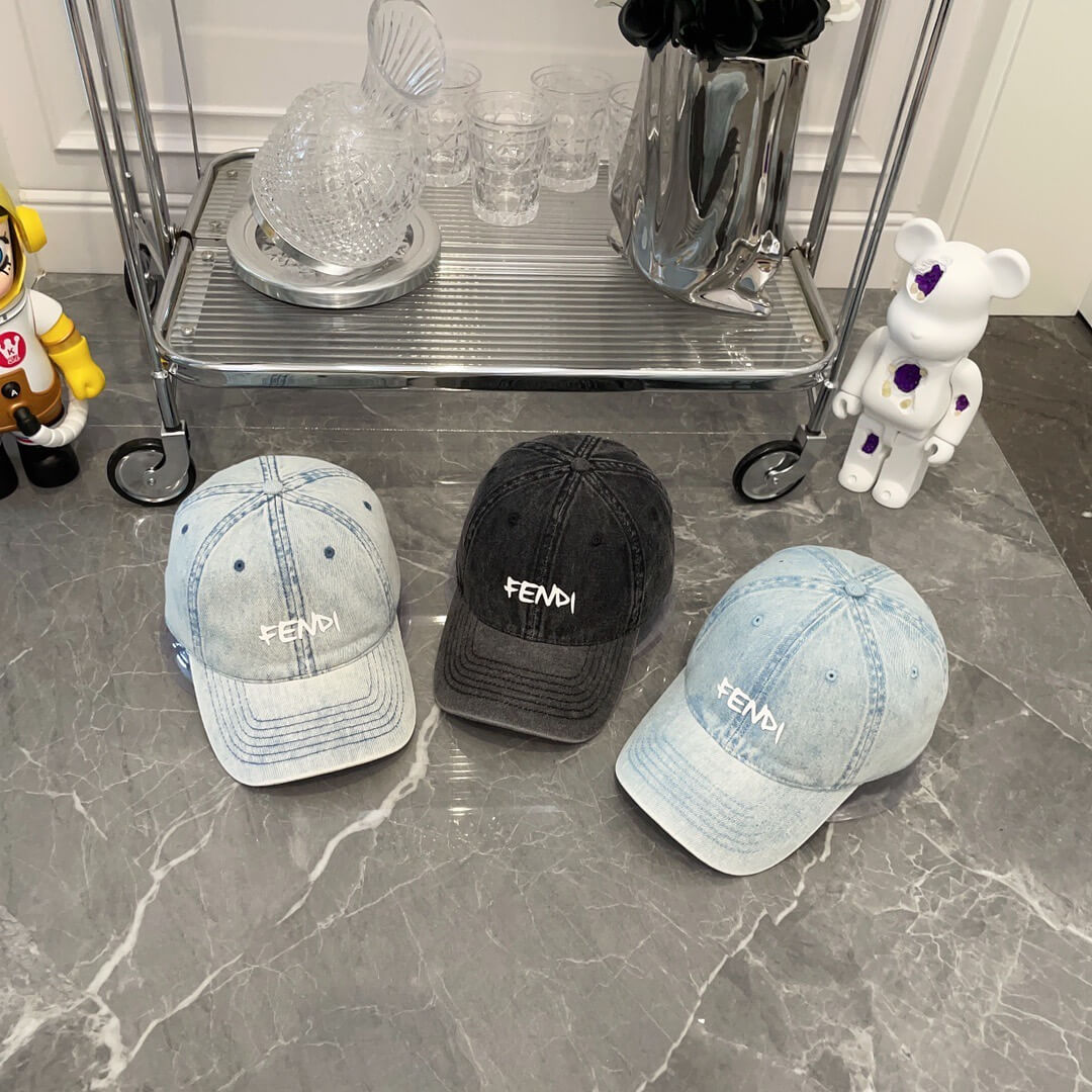 Caps