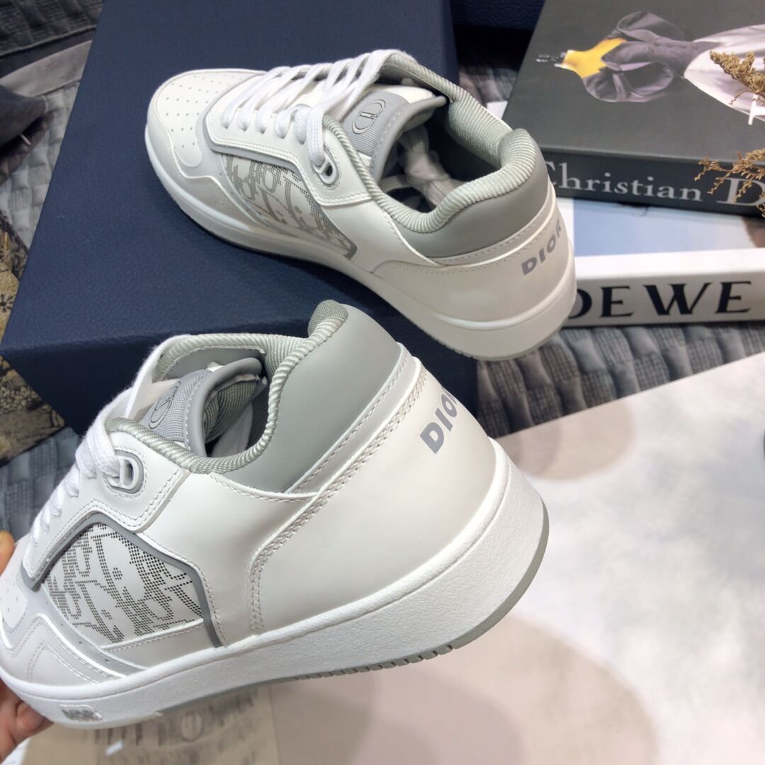 CD Sneakers