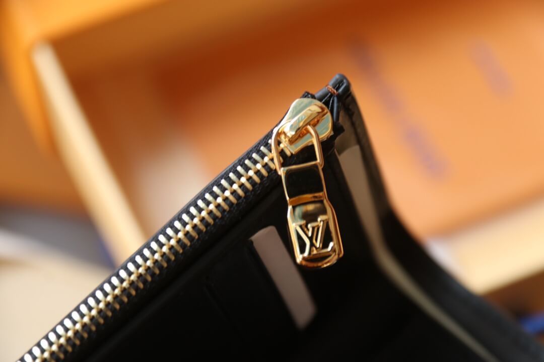 LOUIV Dauphine Wallet