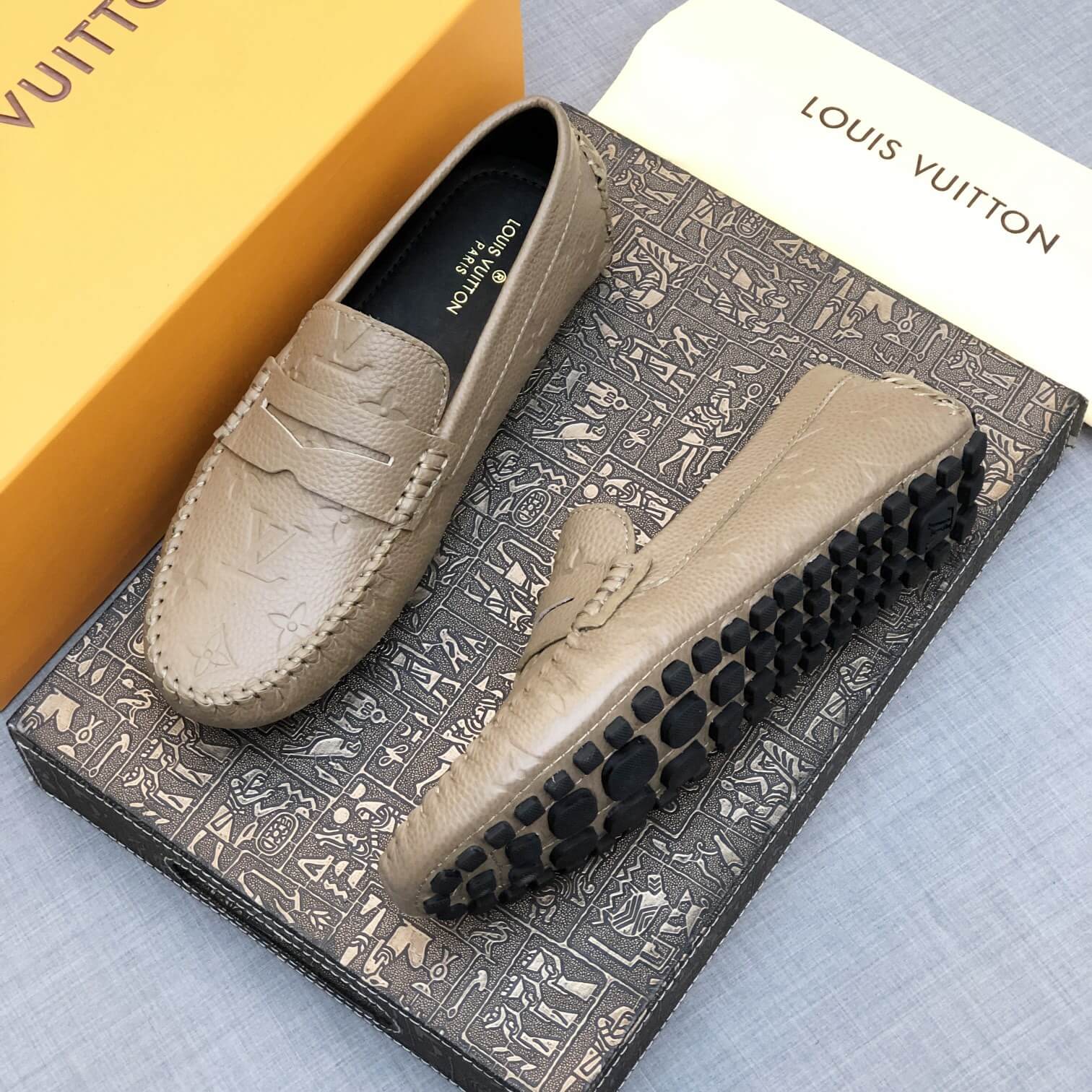 LOUIV Loafers