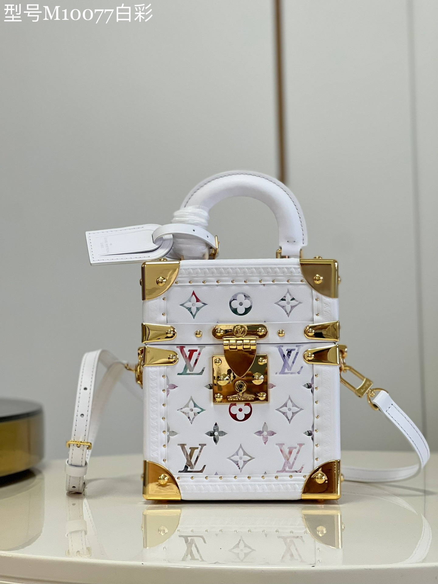 LOUIV Camera Box