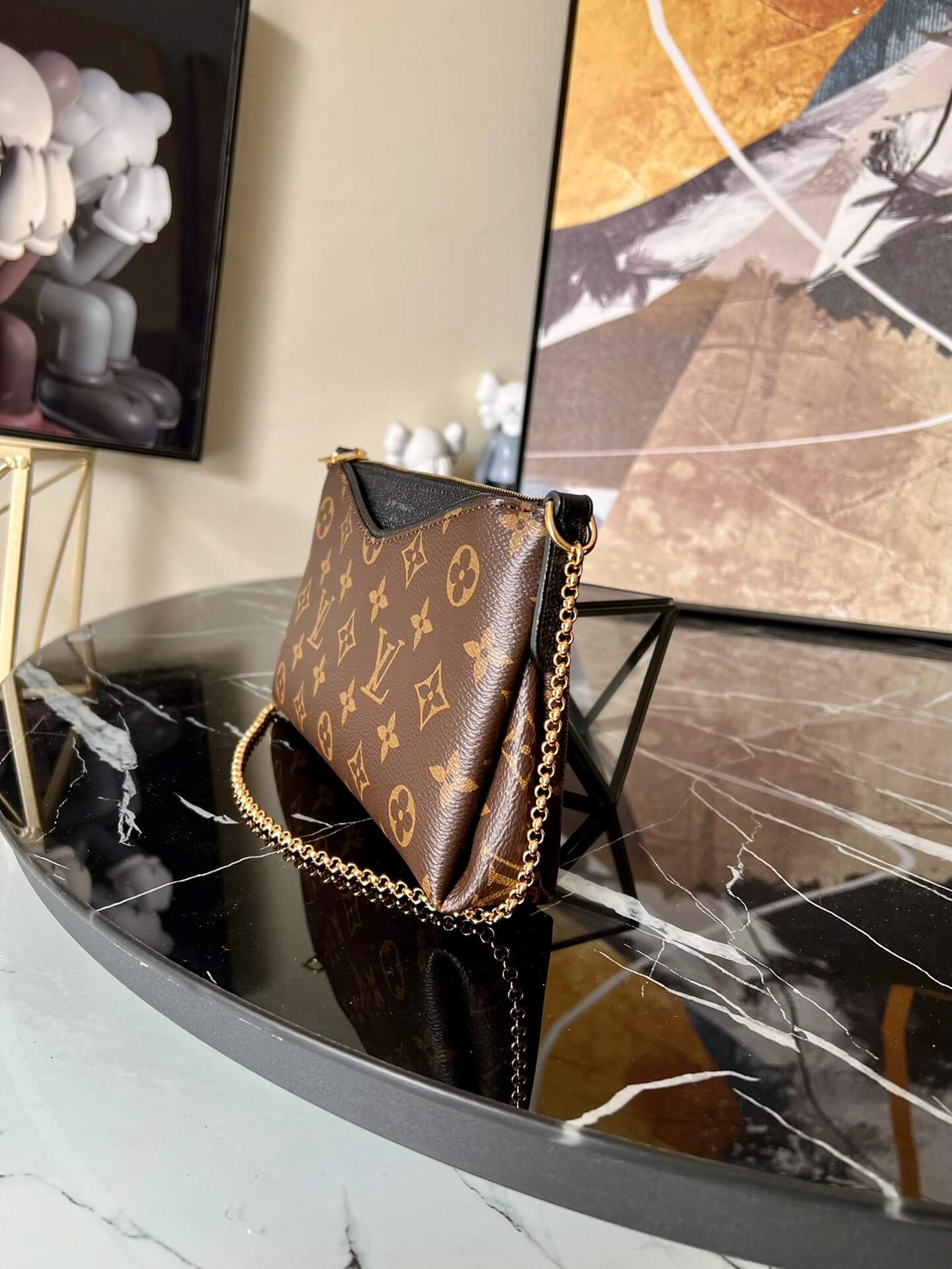 LOUIV Pallas Clutch