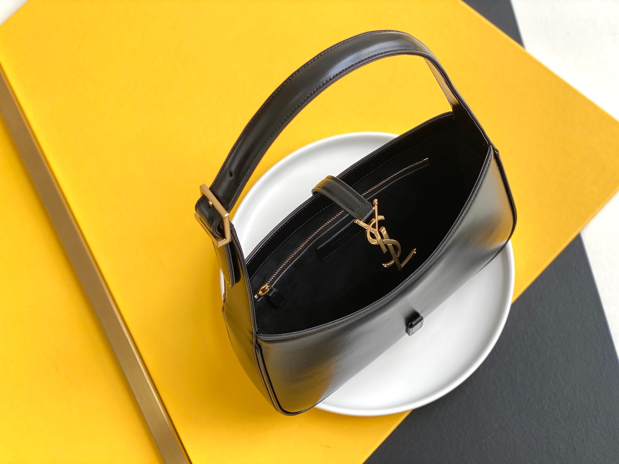 YSL Le5A7