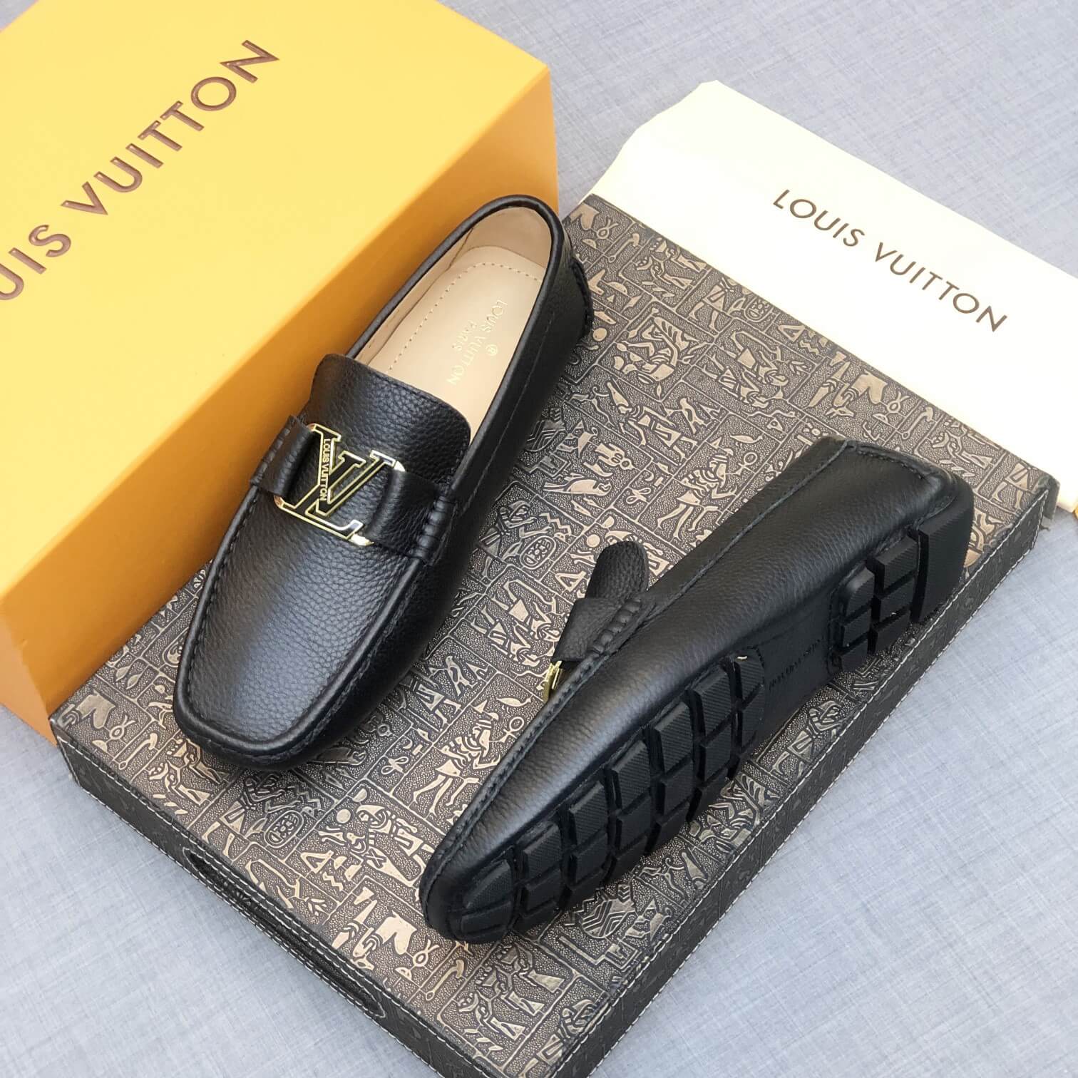 LOUIV Loafers
