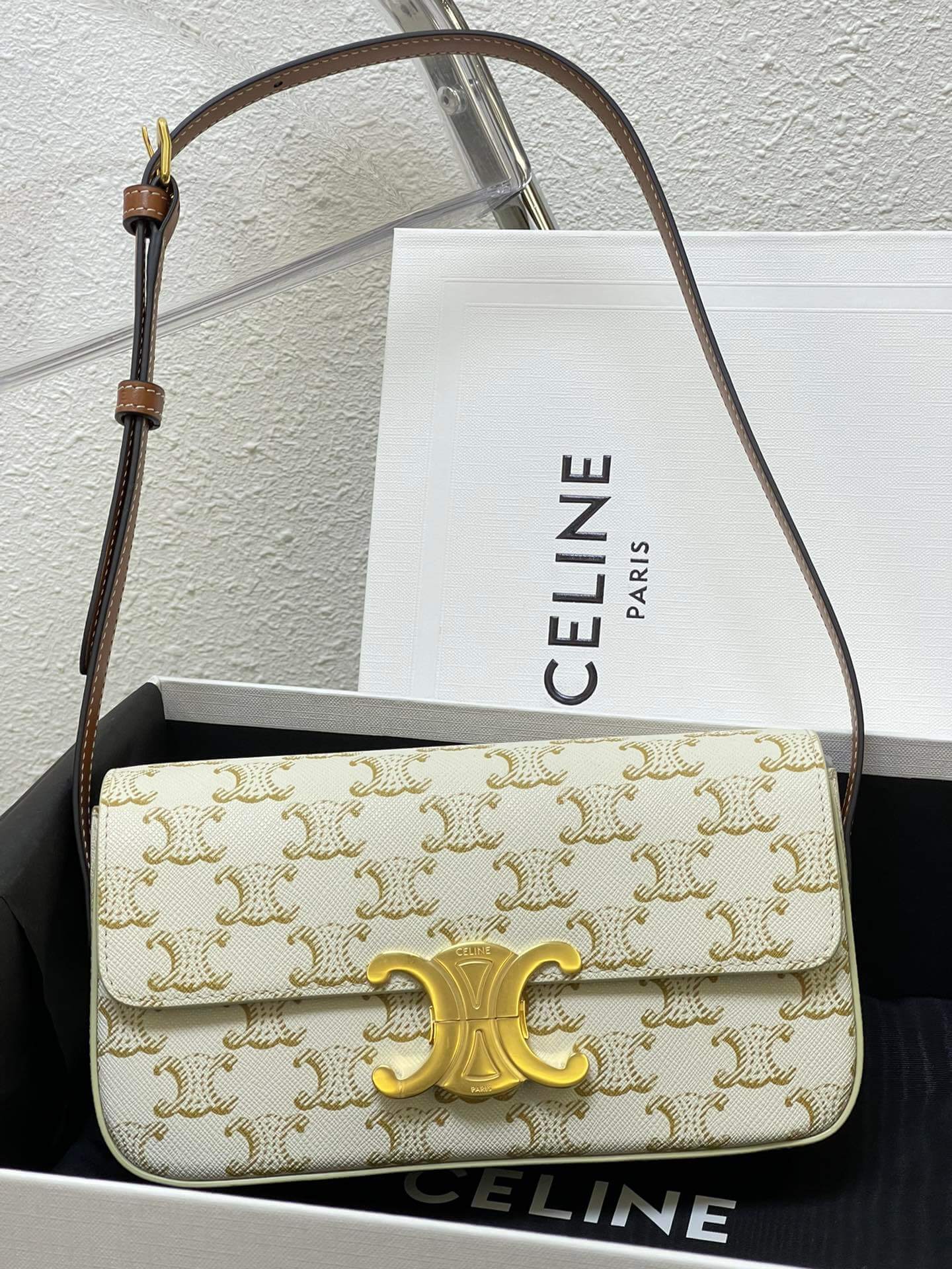CEL Triomphe