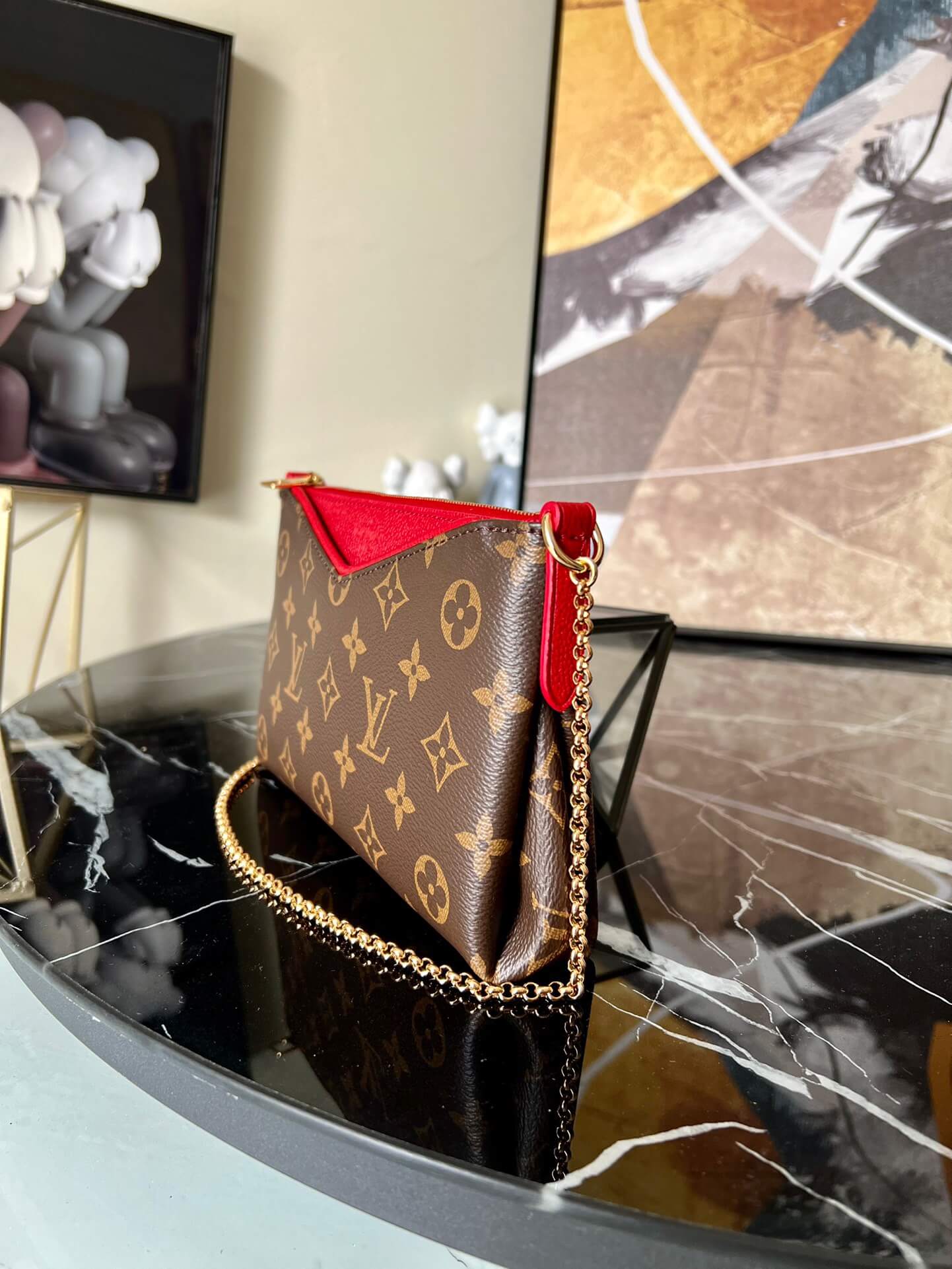 LOUIV Pallas Clutch