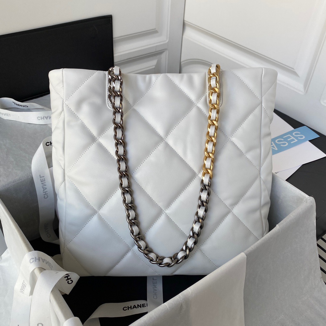 CC 19 Tote