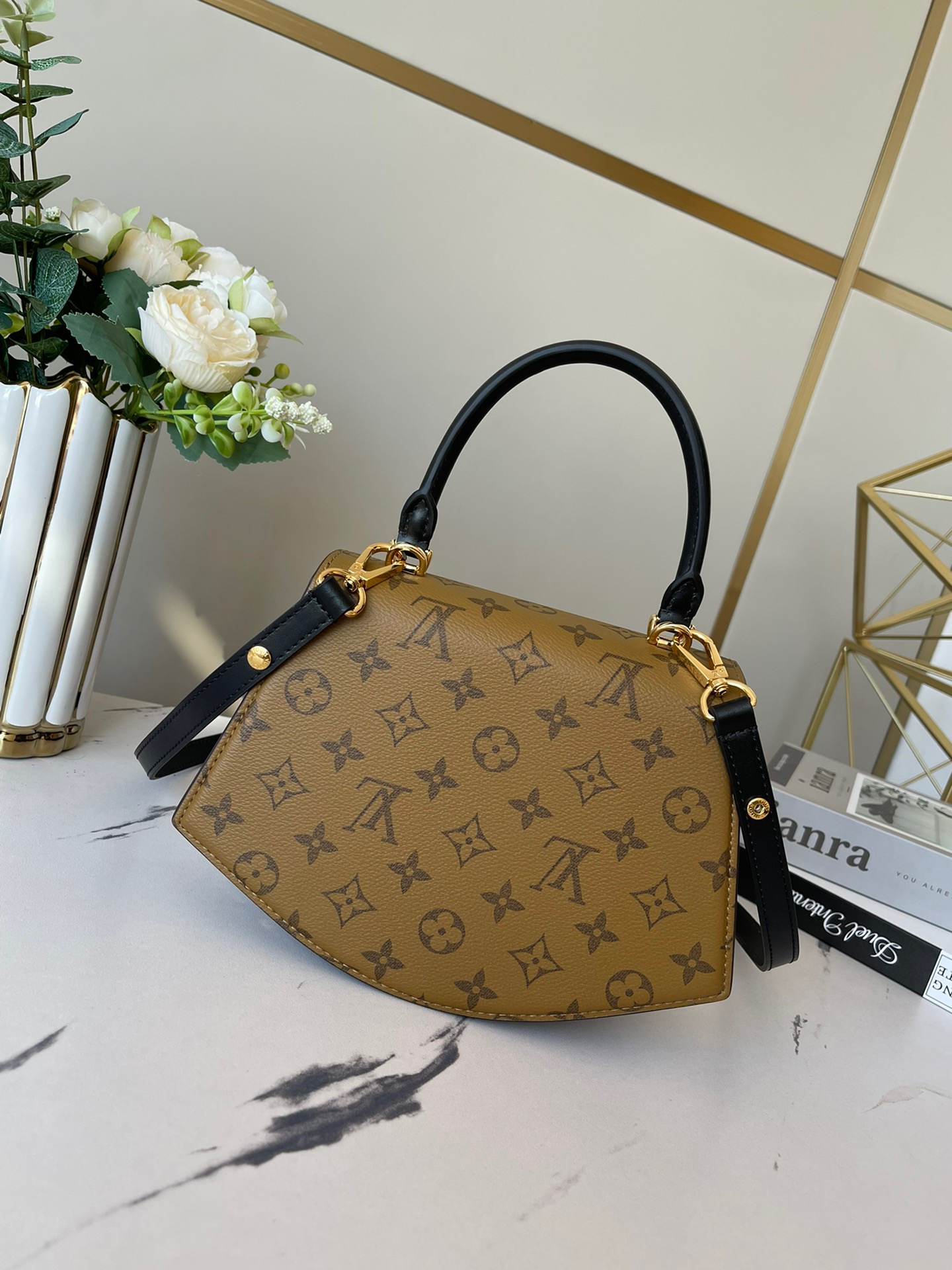 LOUIV M46548