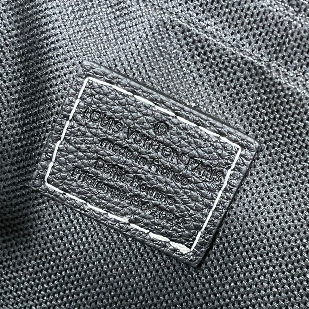 LOUIV Damier Spray