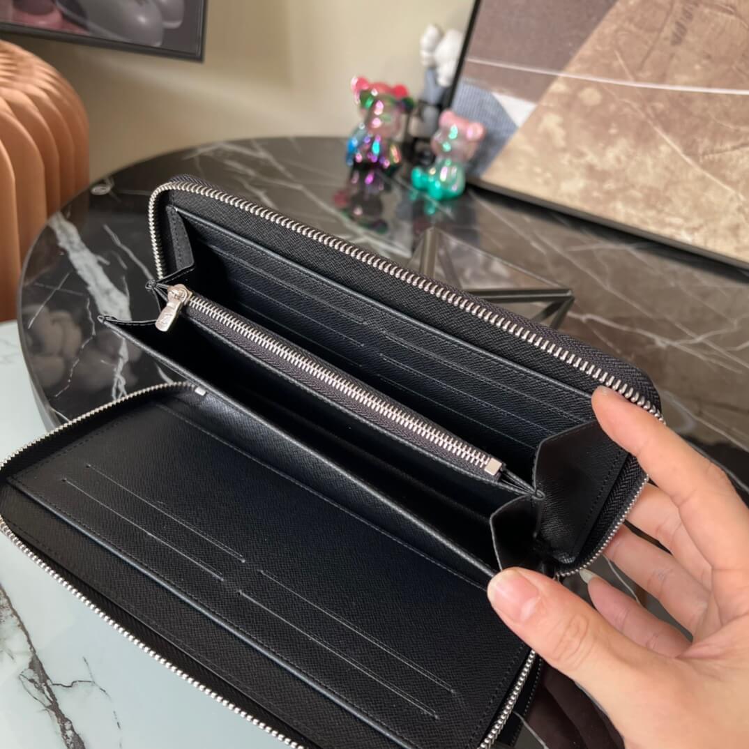 LOUIV Zippy Travel Wallet