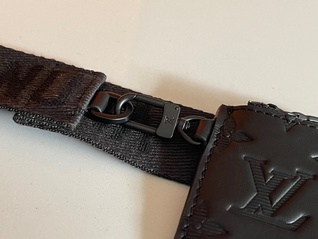 LOUIV M81115 Gaston Wearable Wallet