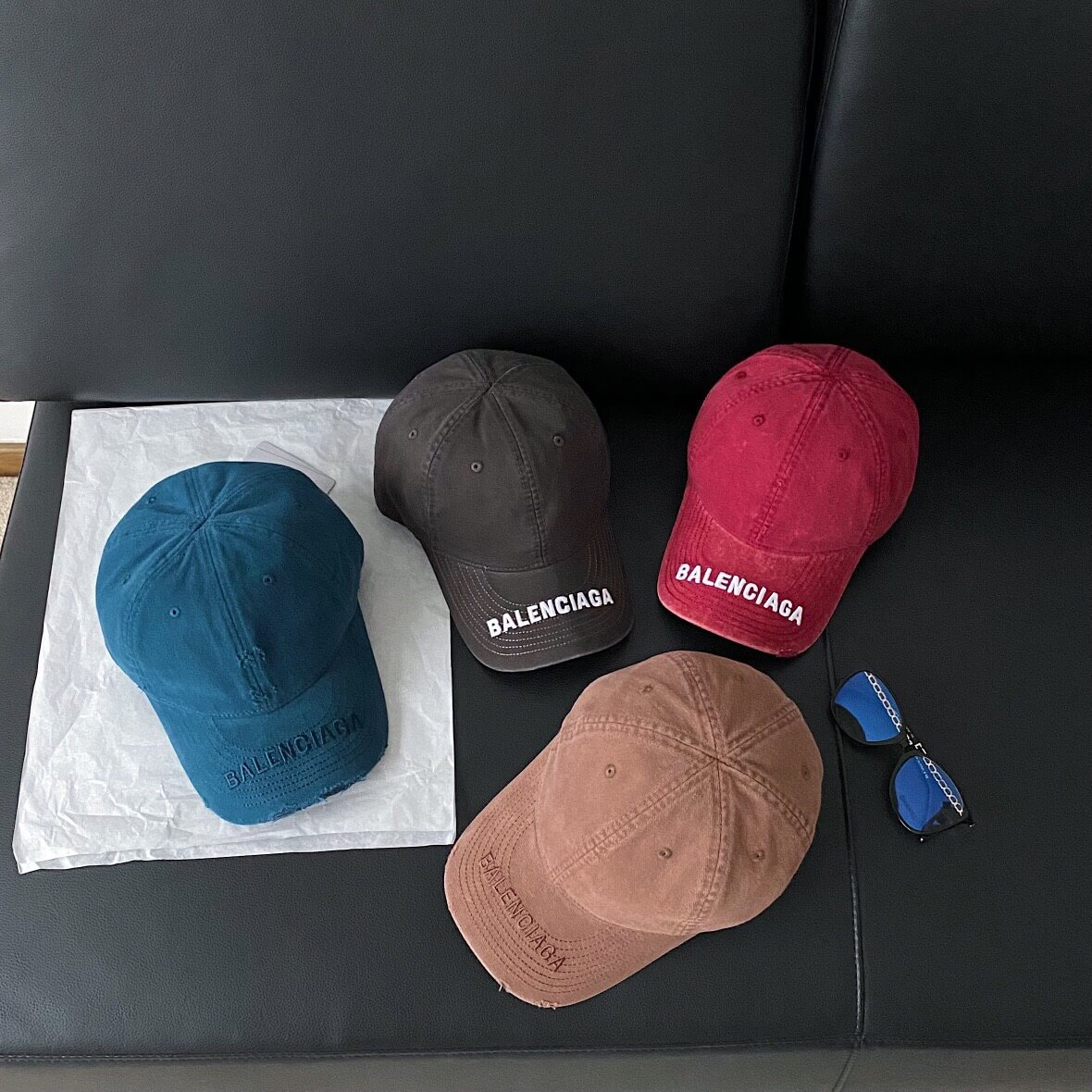 Caps