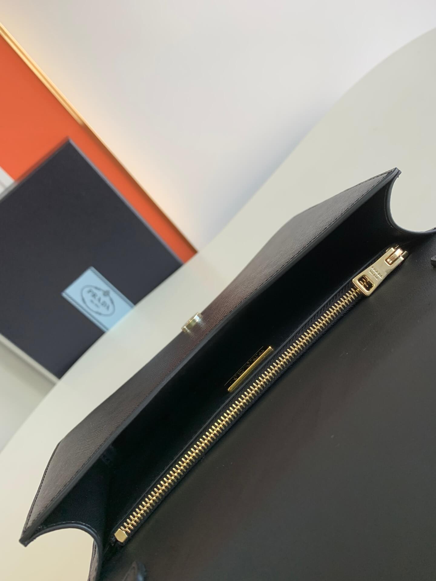 PR Saffiano