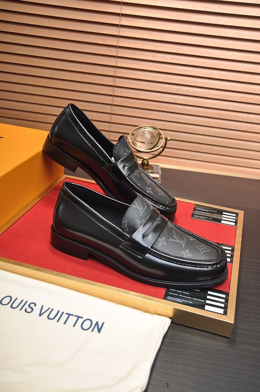LOUIV Loafers