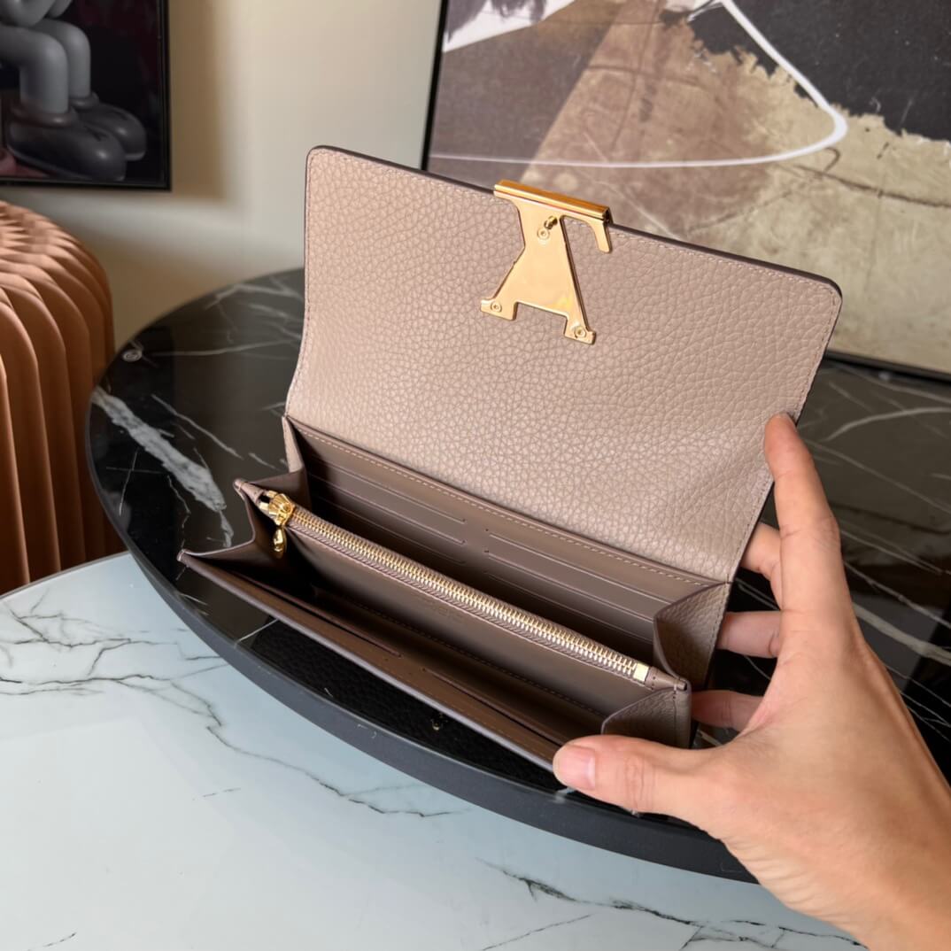 LOUIV Capucines Wallet
