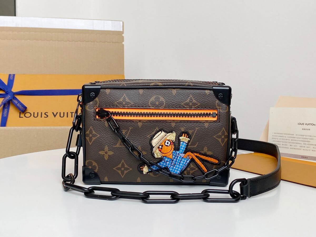LOUIV Soft Trunk