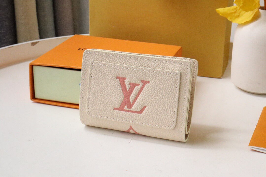 LOUIV Foldable Wallet