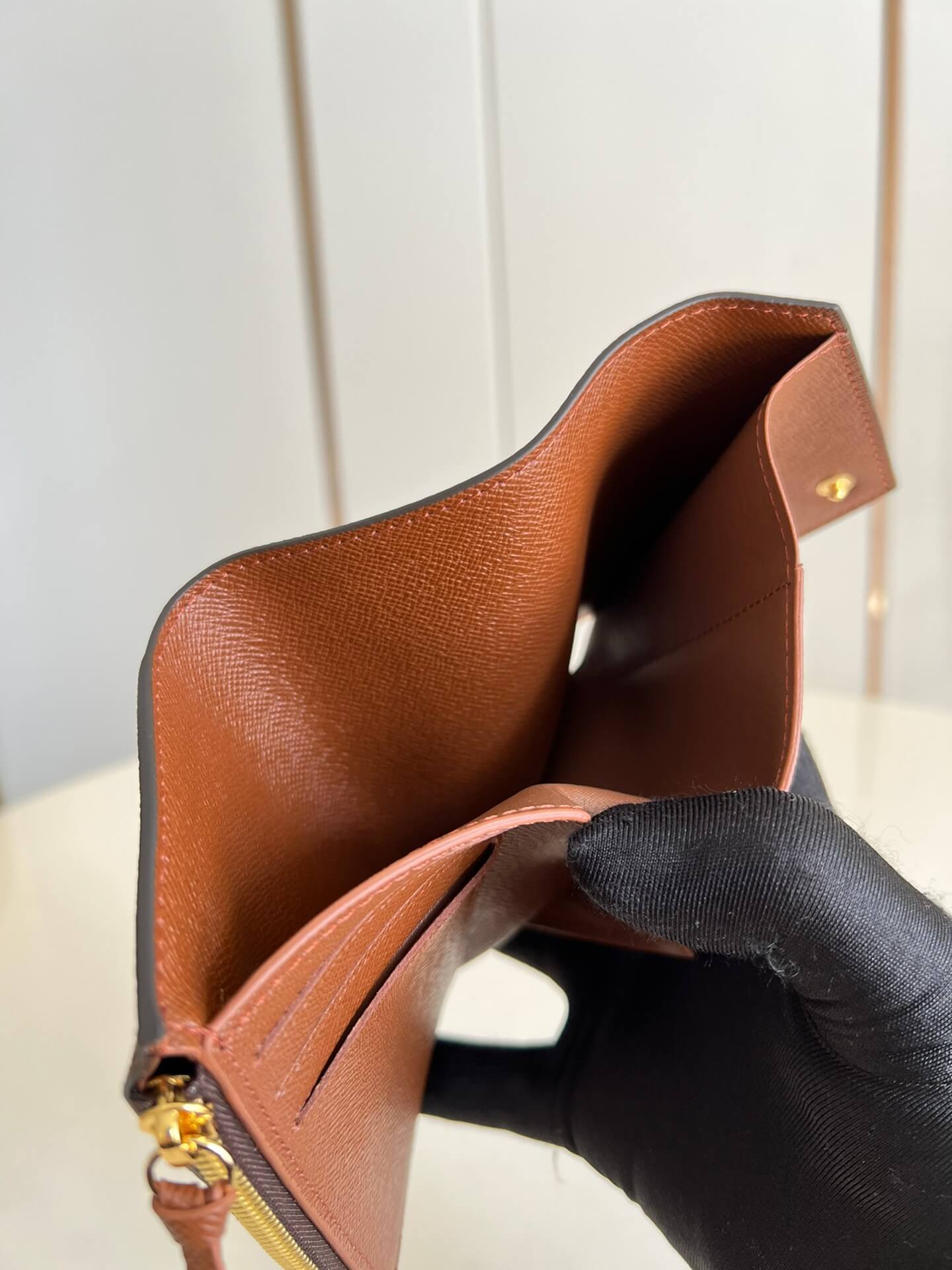 LOUIV Wallet