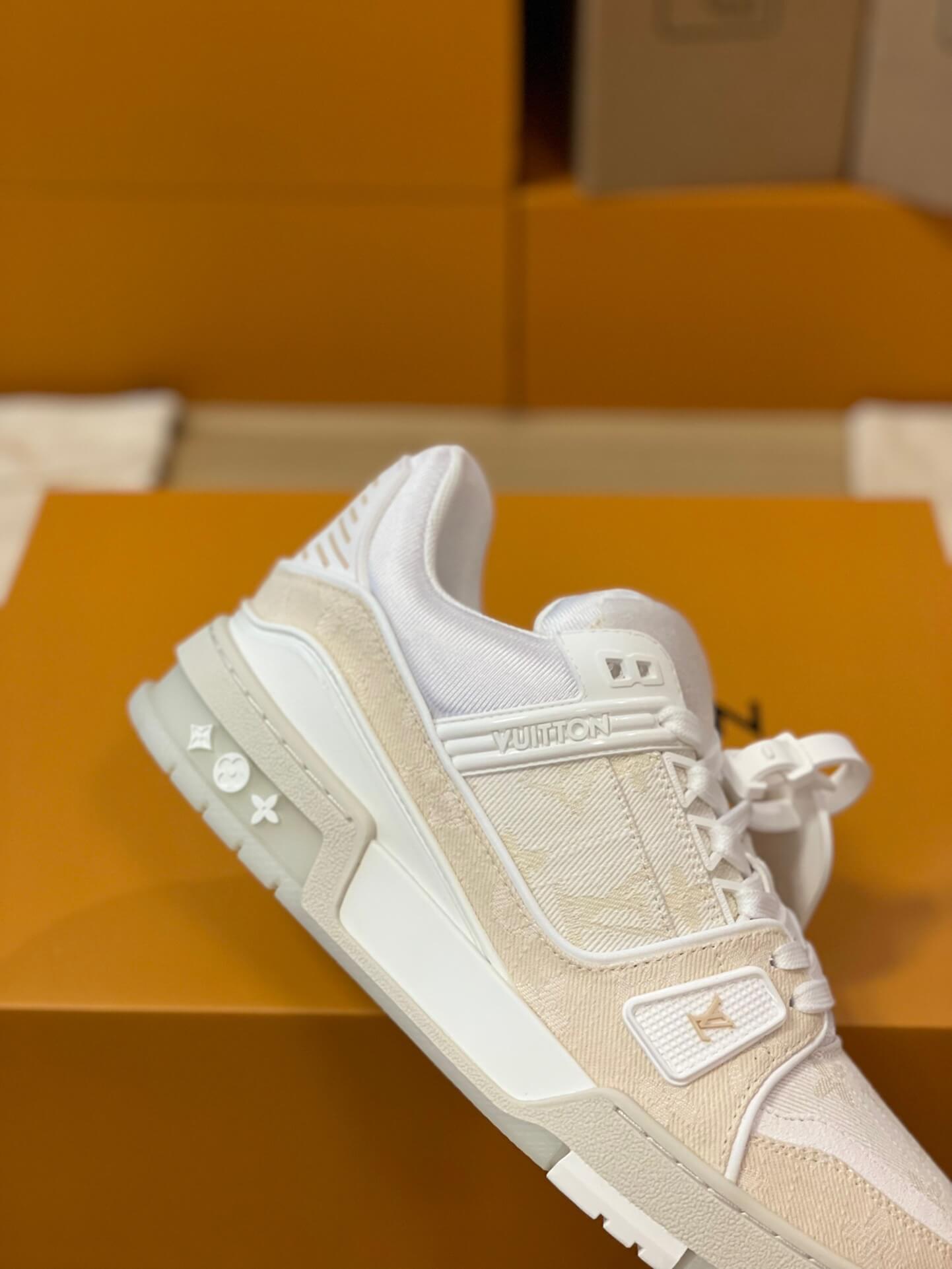 LOUIV Sneakers