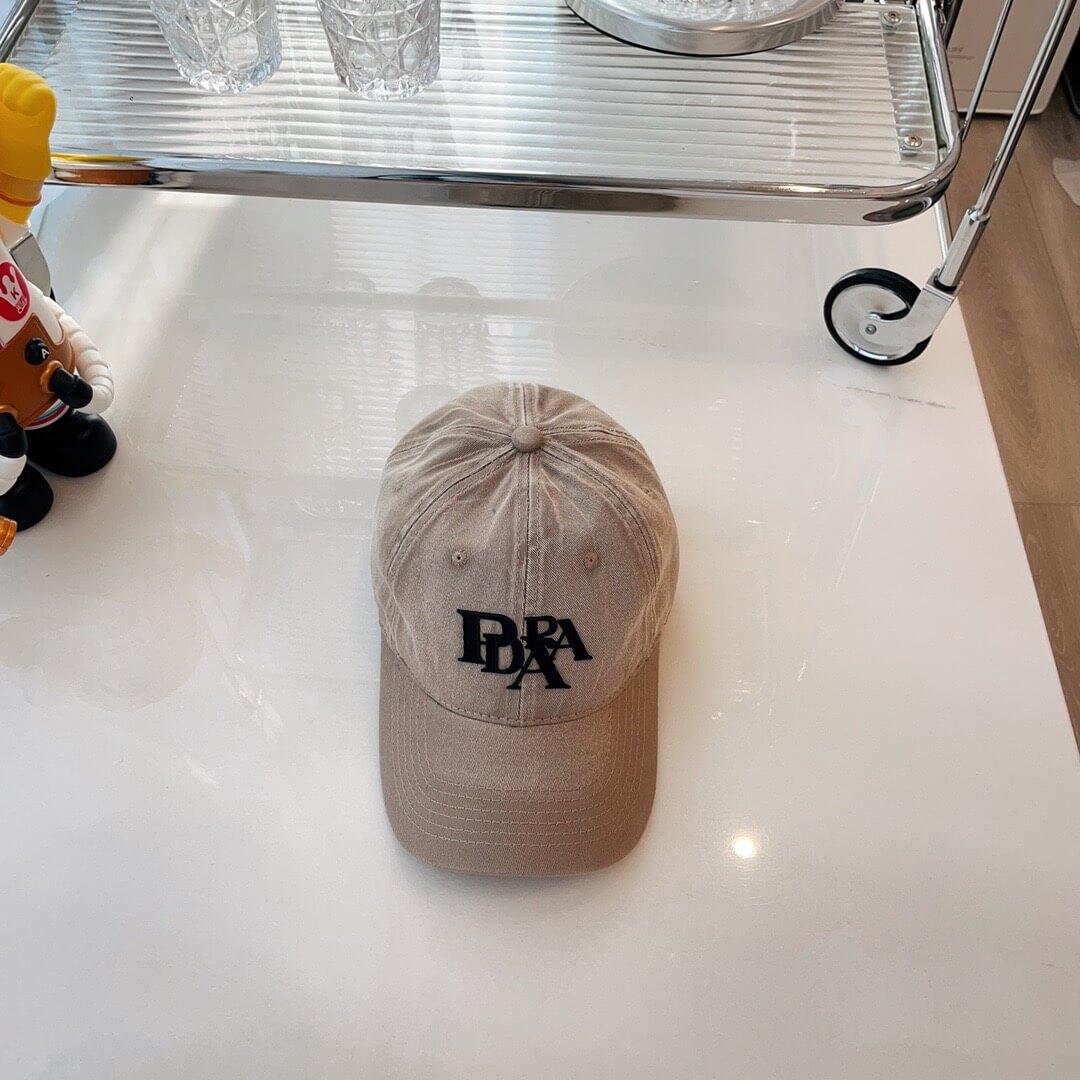 Caps