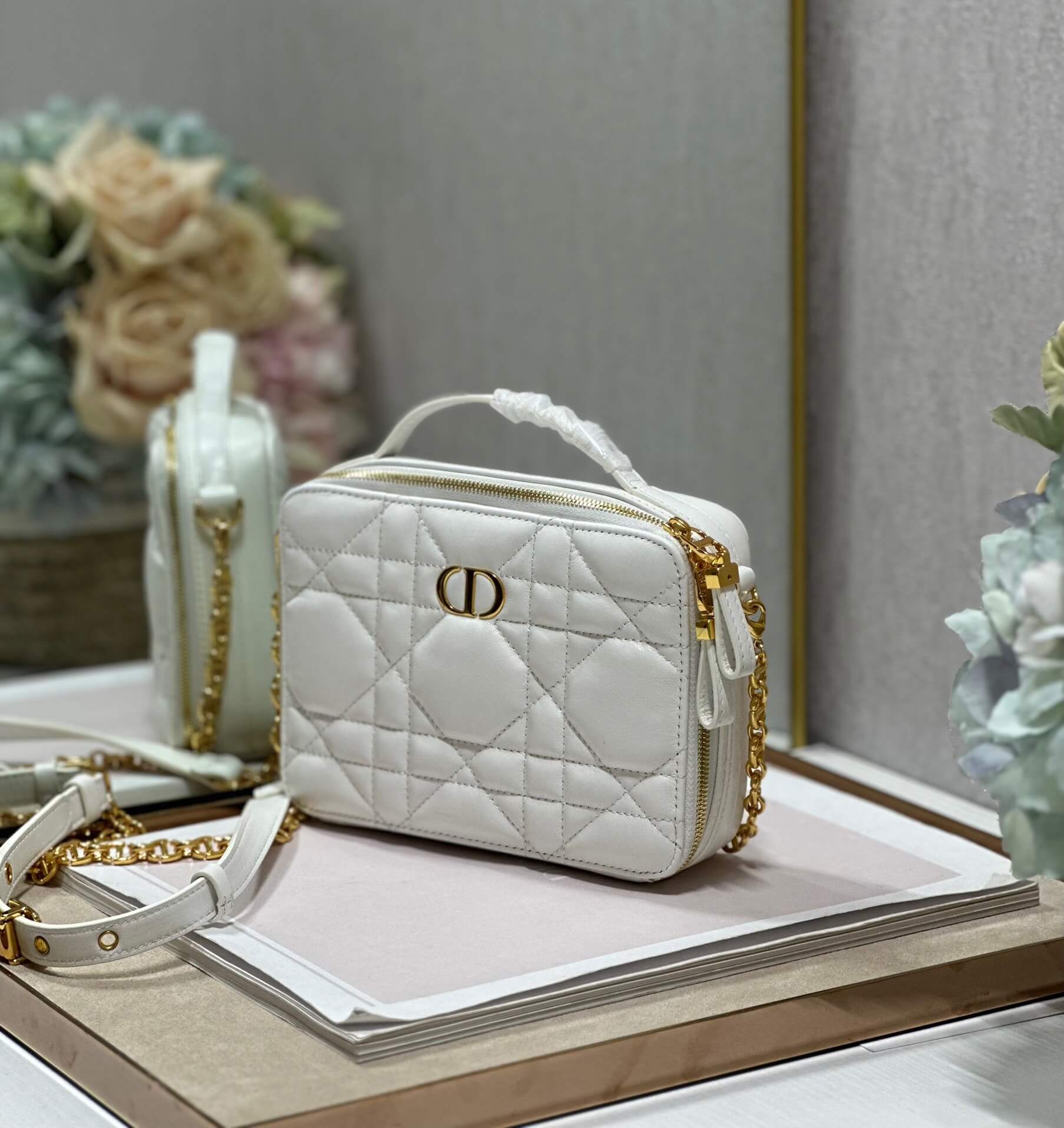 CD Caro Vanity