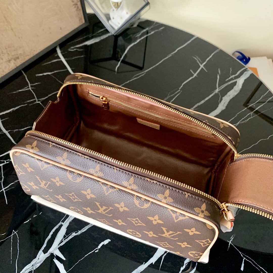 LOUIV Pouch