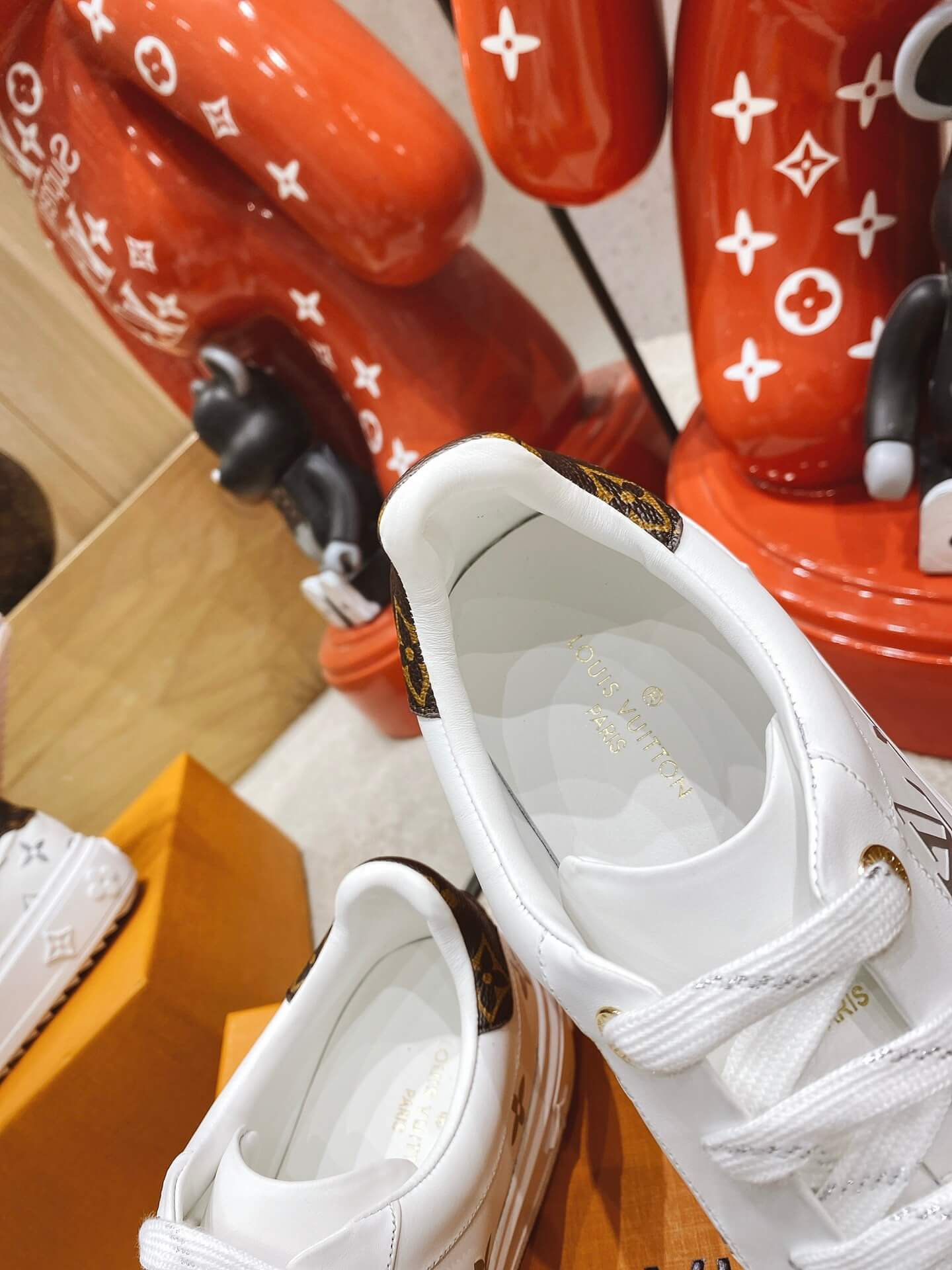 LOUIV Sneakers
