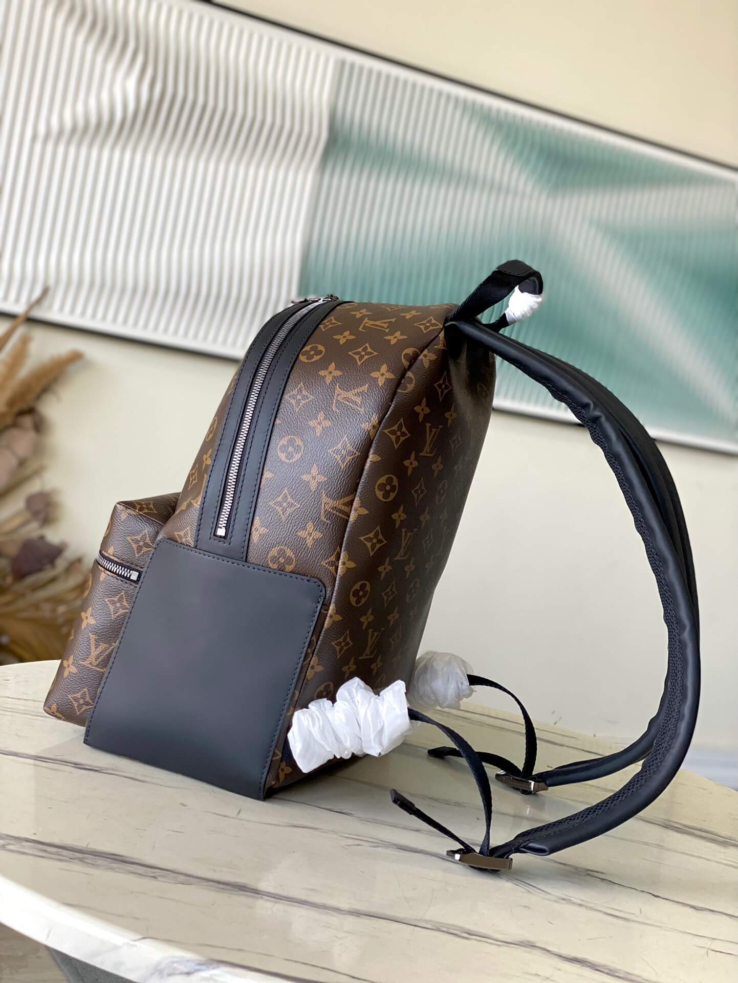 LOUIV Discovery Eclipse Backpack