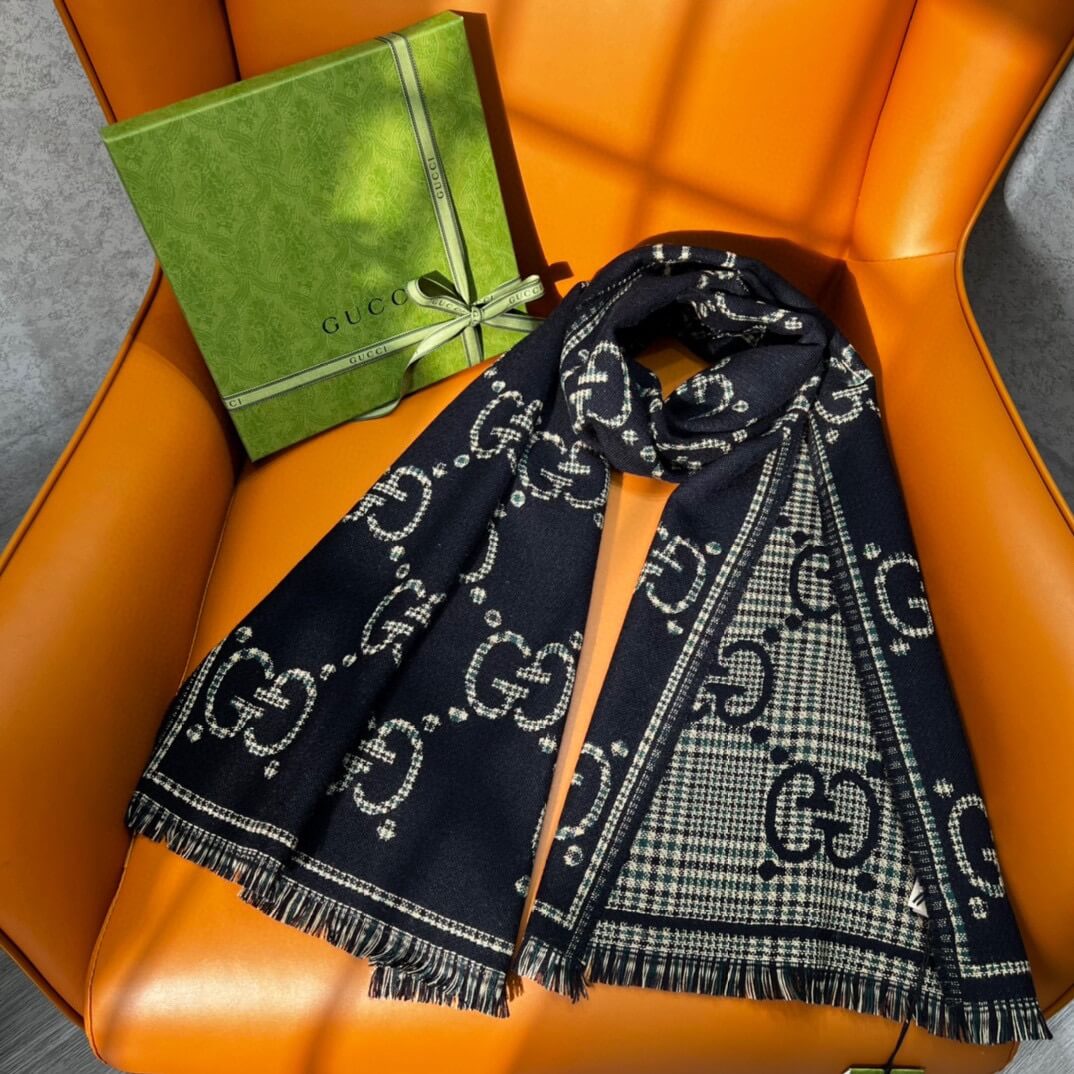 GG Scarf