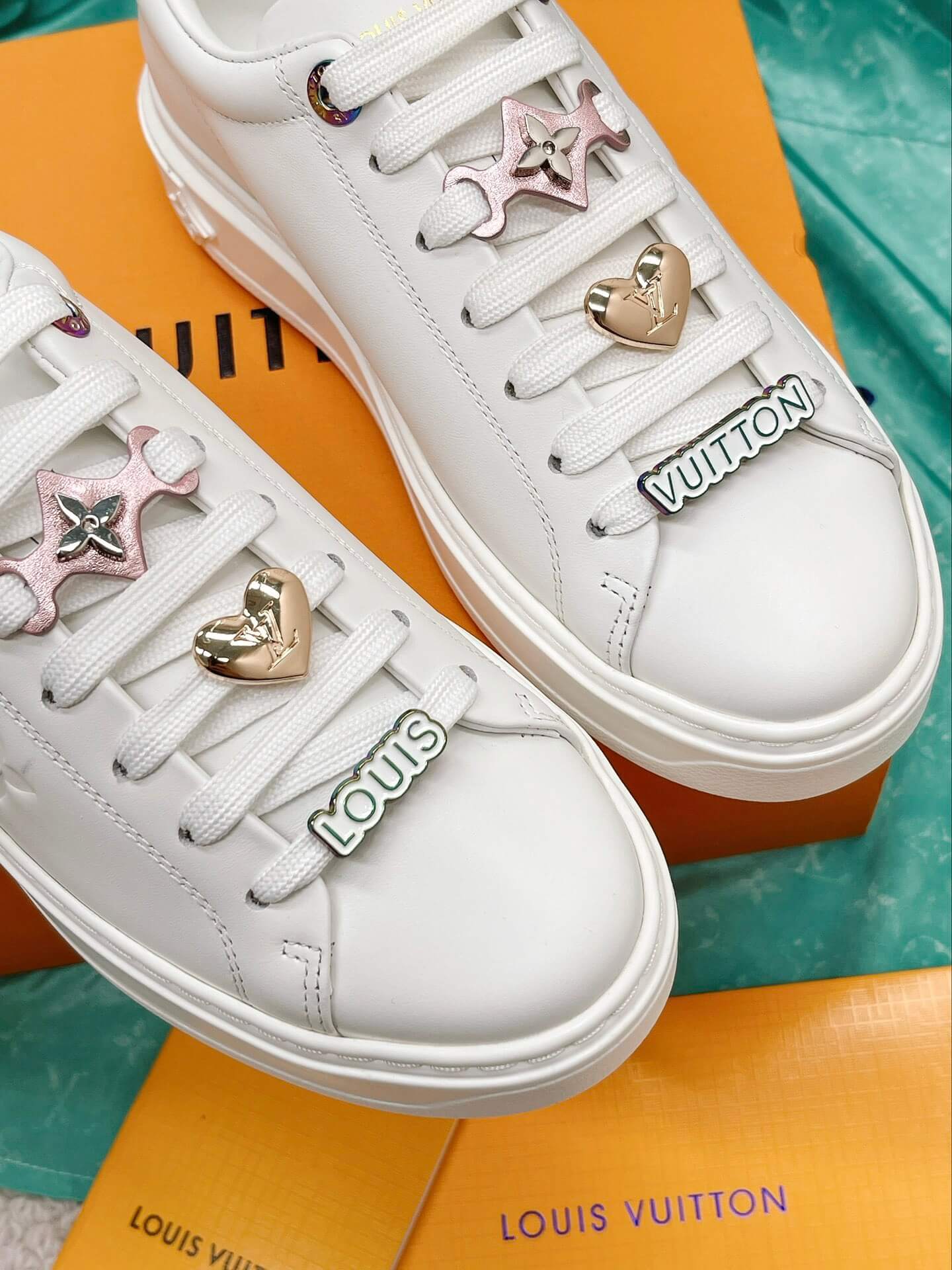LOUIV Sneakers