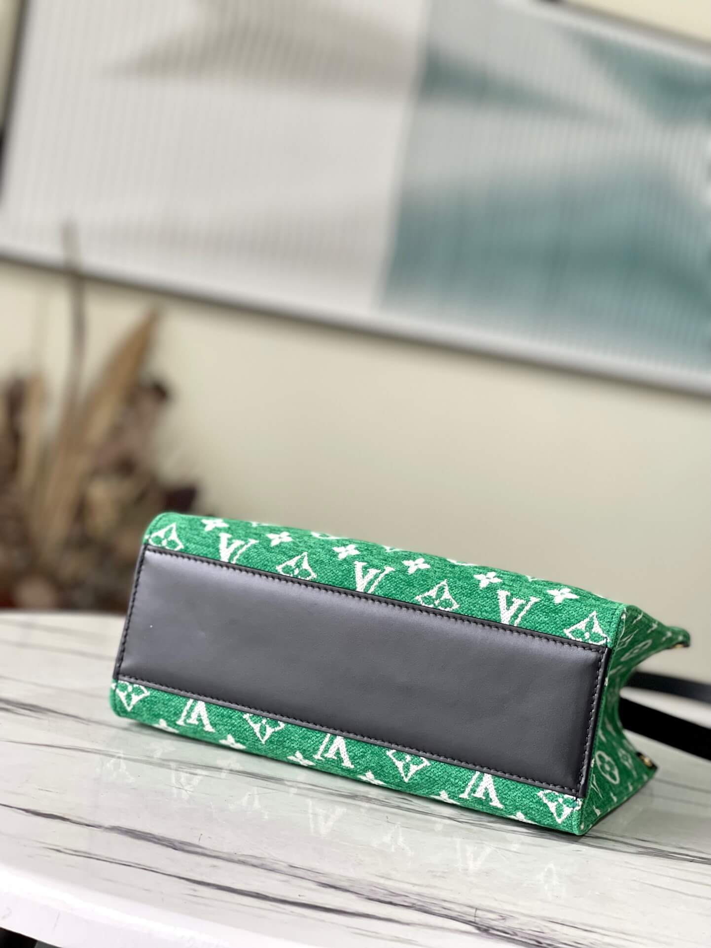 LOUIV Onthego 25