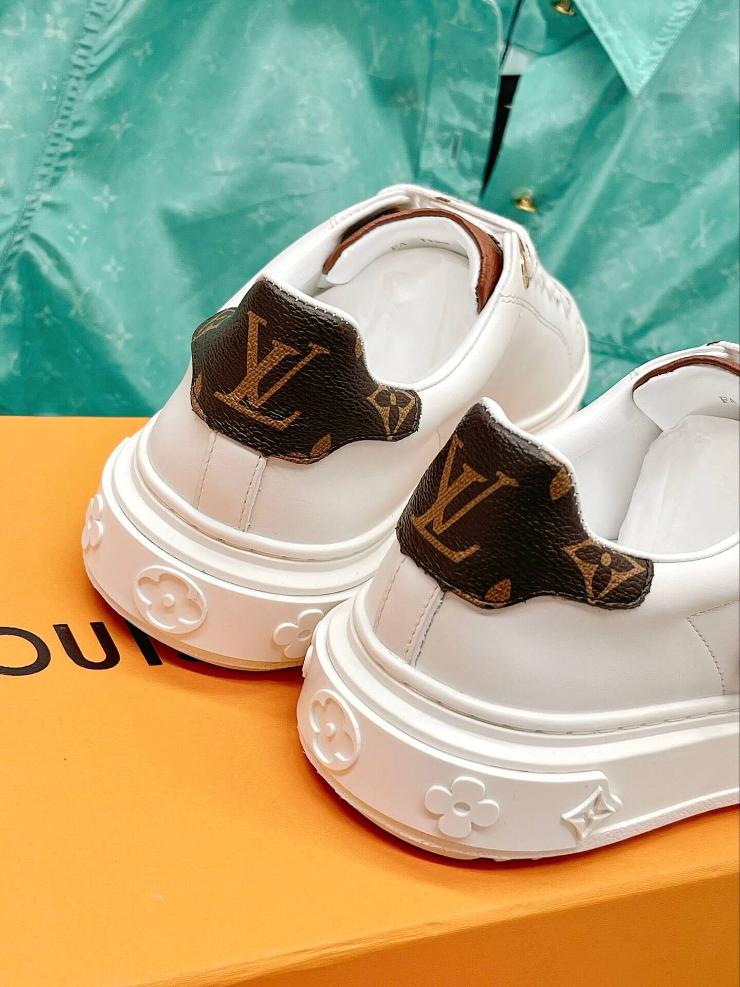LOUIV Sneakers