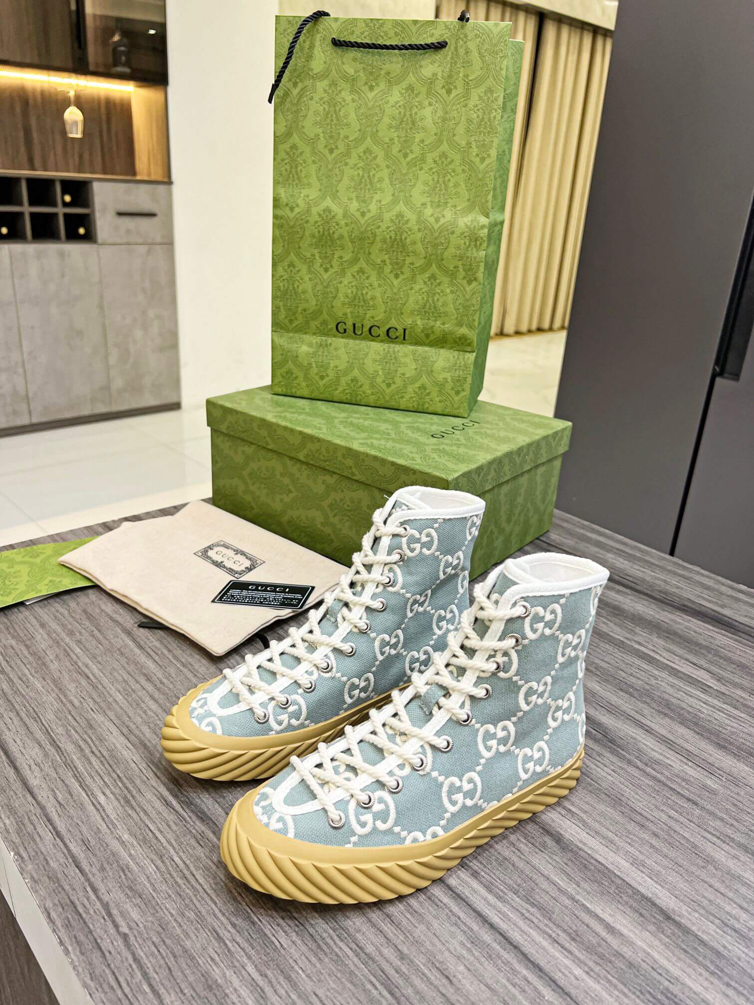 GG Sneakers