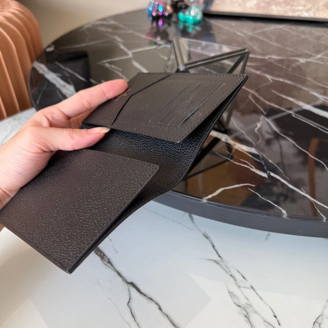 LOUIV Passport Cover